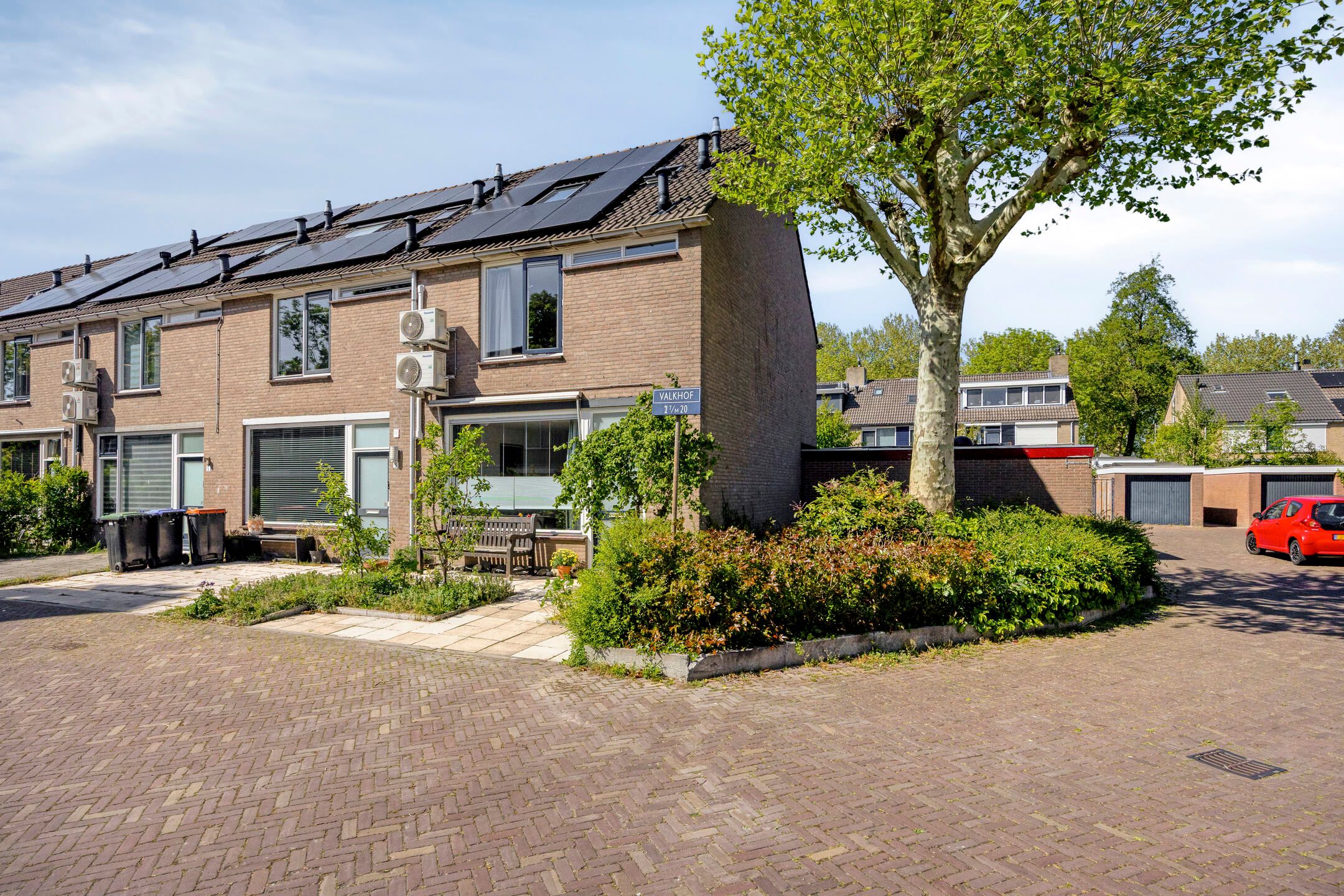 Foto van Valkhof 1, Zwijndrecht
