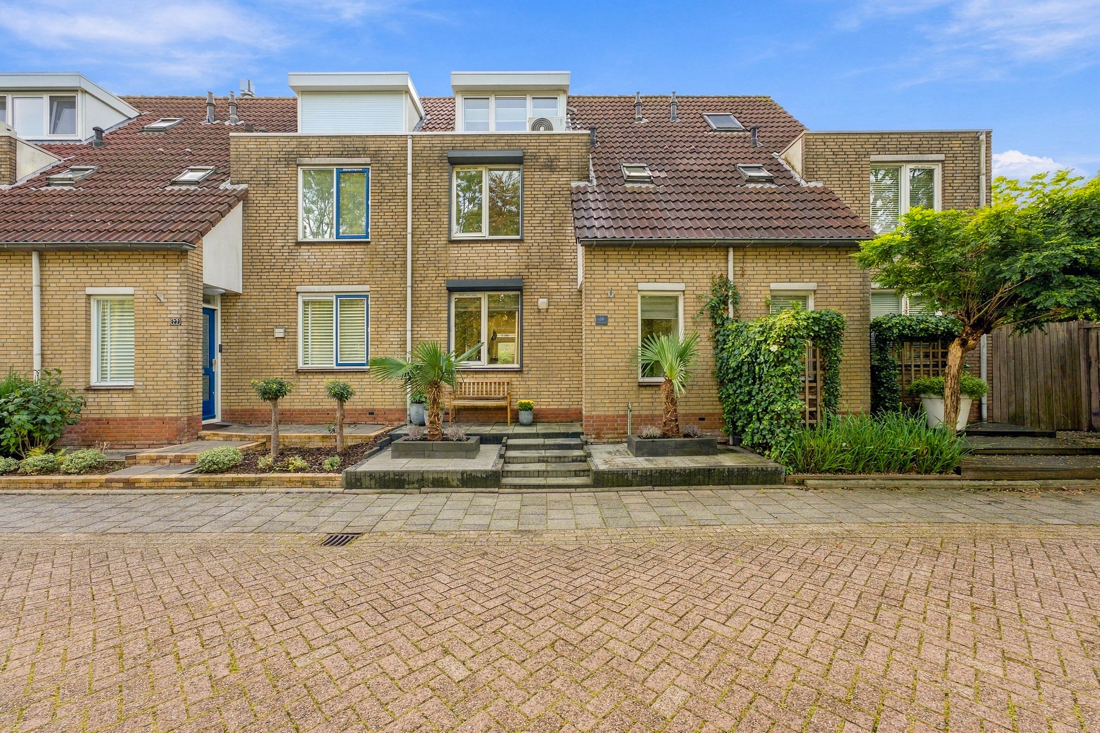 Foto van Charley Tooropstraat 26, Hendrik-Ido-Ambacht