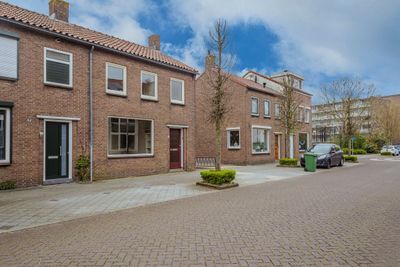 Foto van Troelstrastraat 70, Hardinxveld-Giessendam