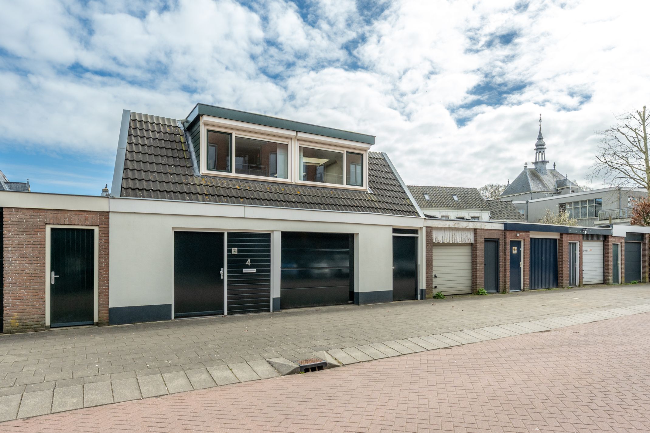 Foto van Mgr. G.W. van Heukelumstraat 4, Nieuwegein