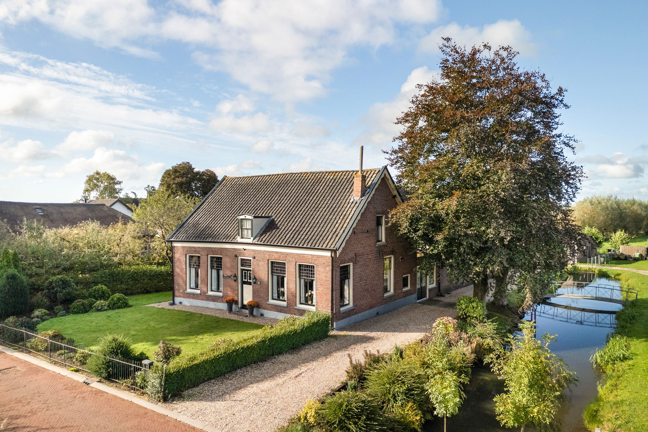 Foto van Julianalaan 16, Nieuwer Ter Aa
