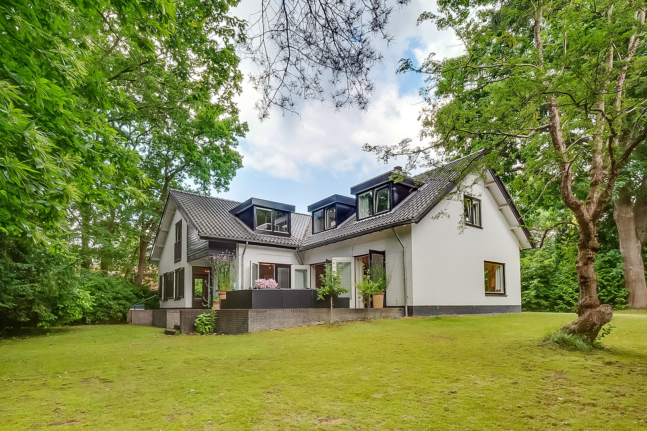 Foto van Burg. Van Holthelaan 1, Zeist