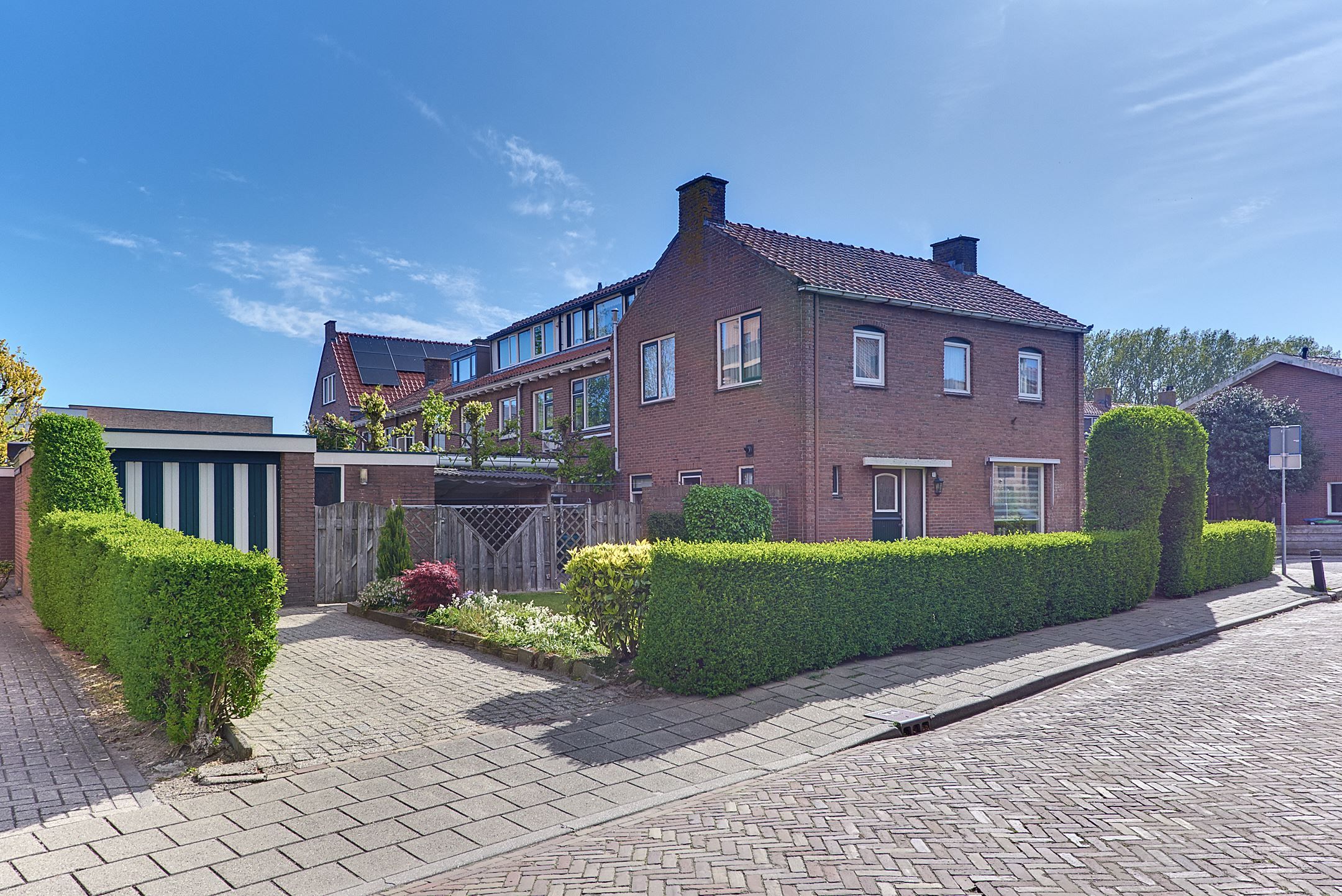 Foto van Ir. De Blocq van Kuffelerstraat 1, Harderwijk