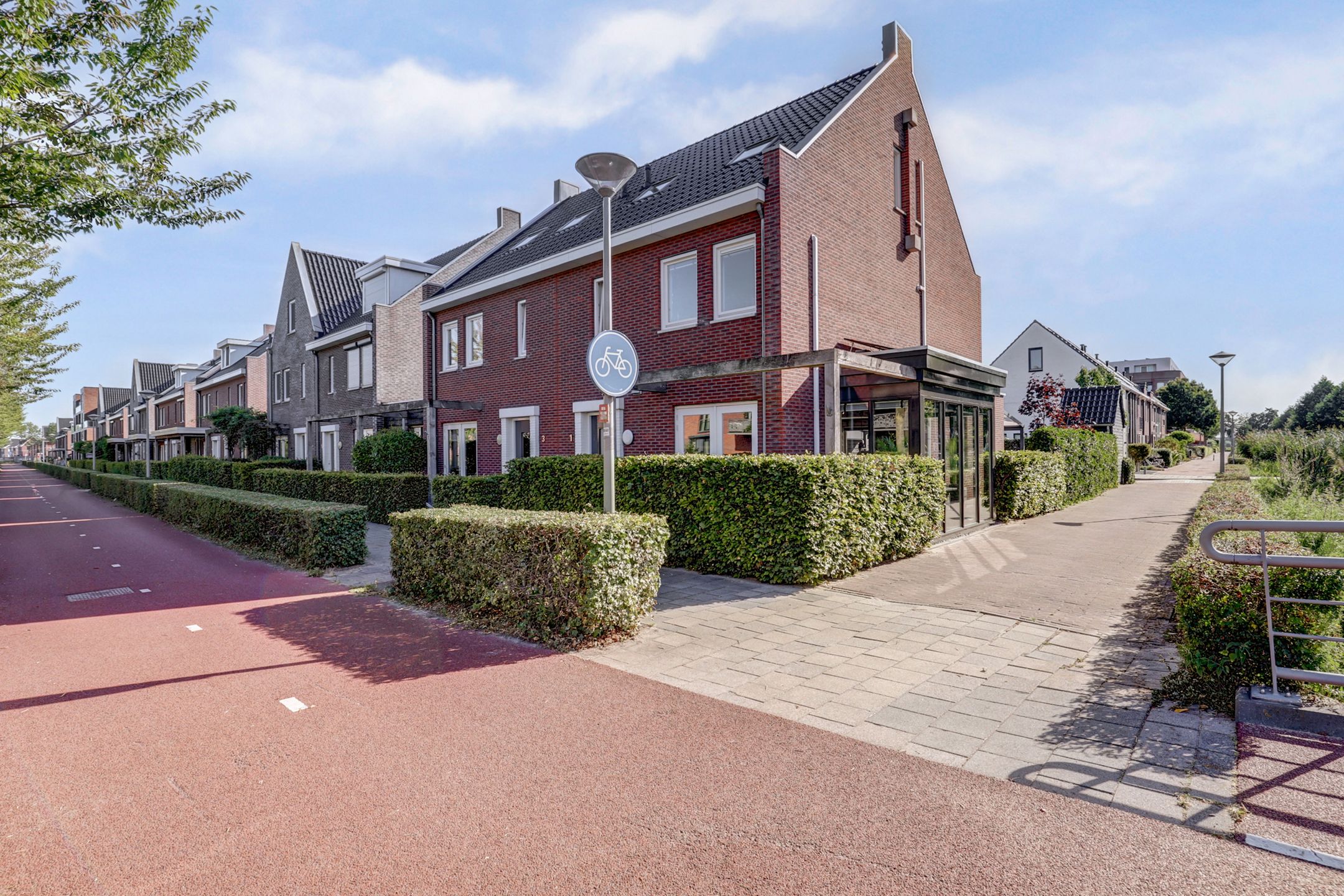 Foto van Van Barnevelderf 1, Veenendaal