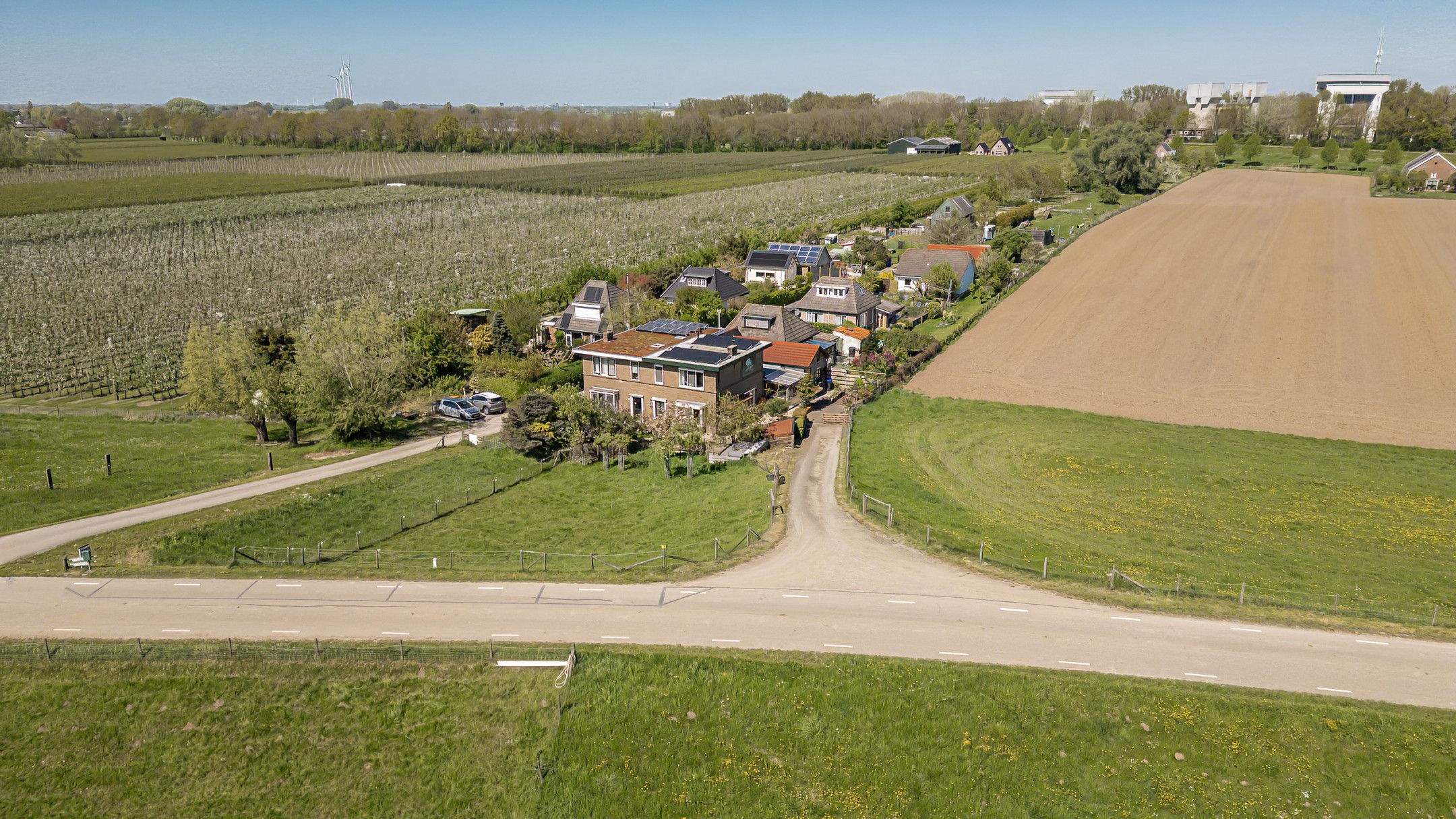 Foto van Lekdijk West 17, Wijk bij Duurstede