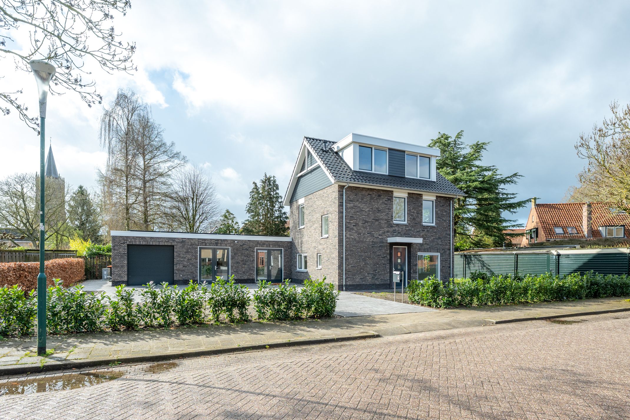 Foto van Koningin Wilhelminaweg 14, Houten