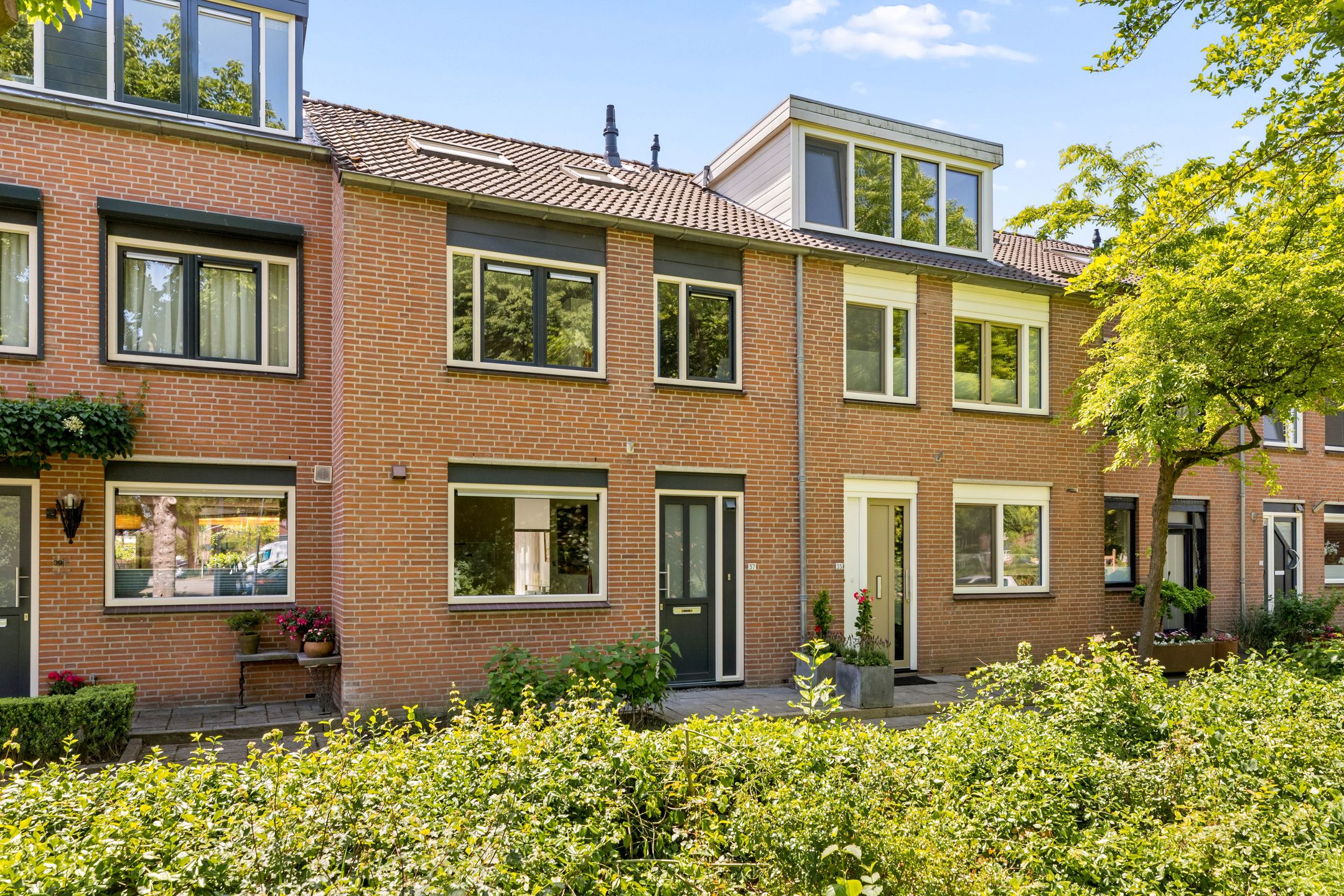 Foto van Dovenetelhof 37, Houten