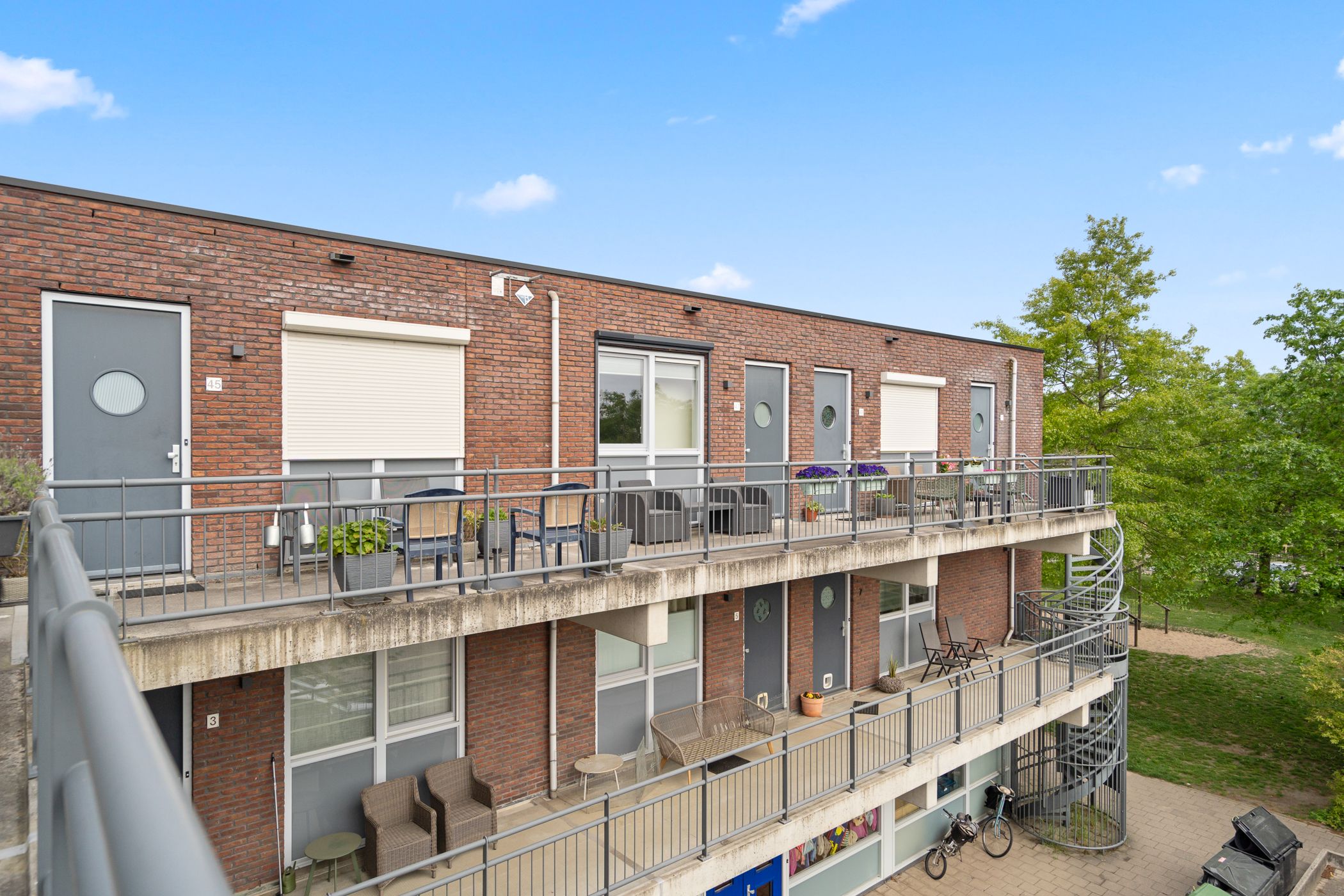 Foto van Zonnehout 47, Houten