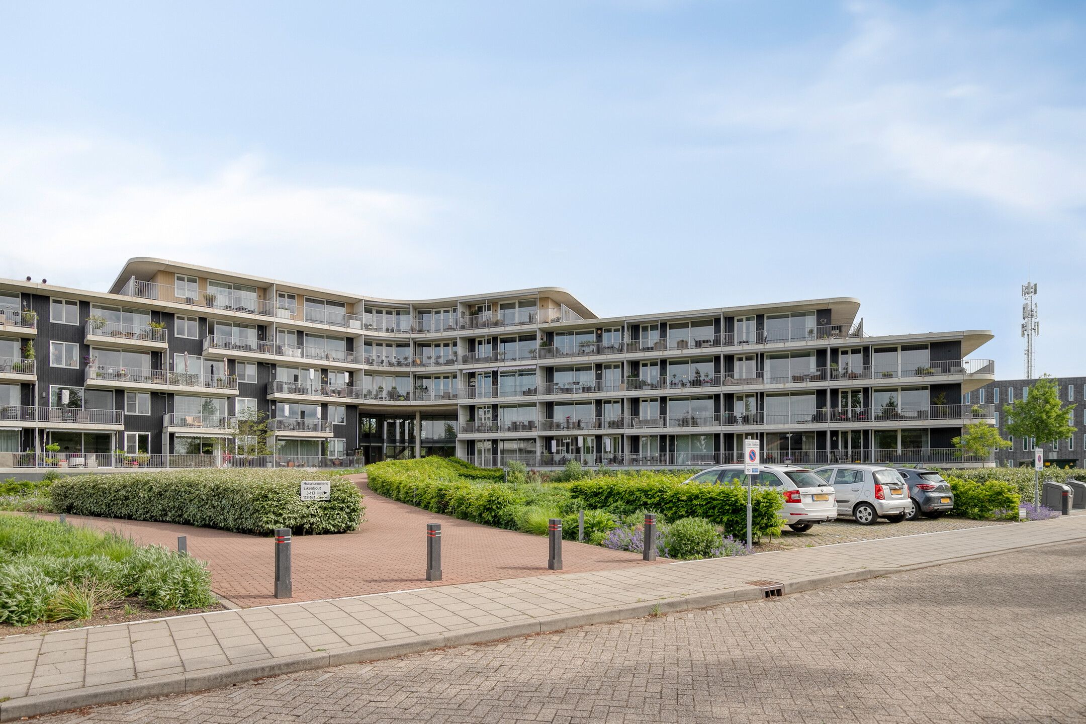 Foto van Eikenhout 31, Houten