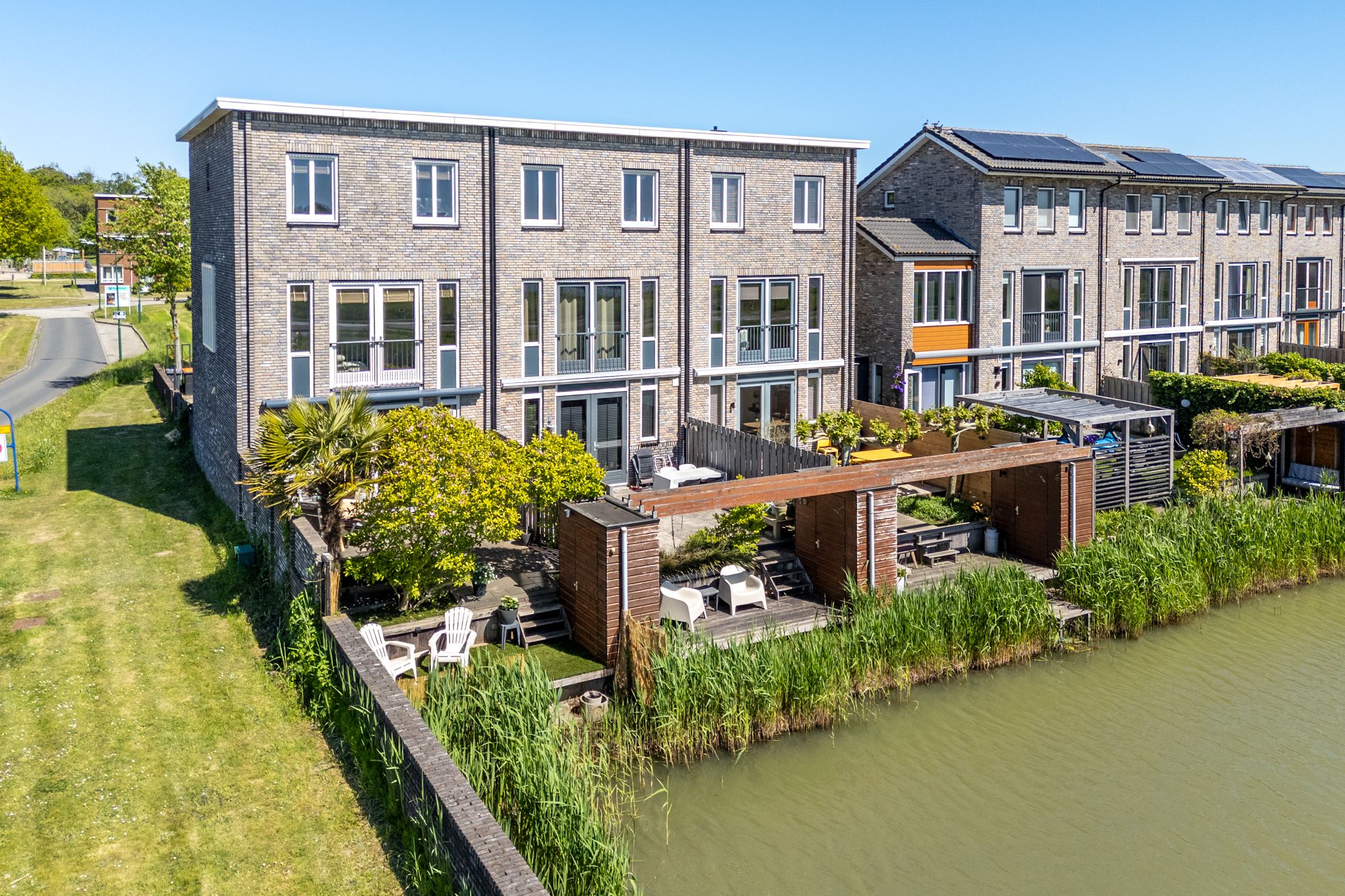 Foto van Grachtmuur 17, Houten