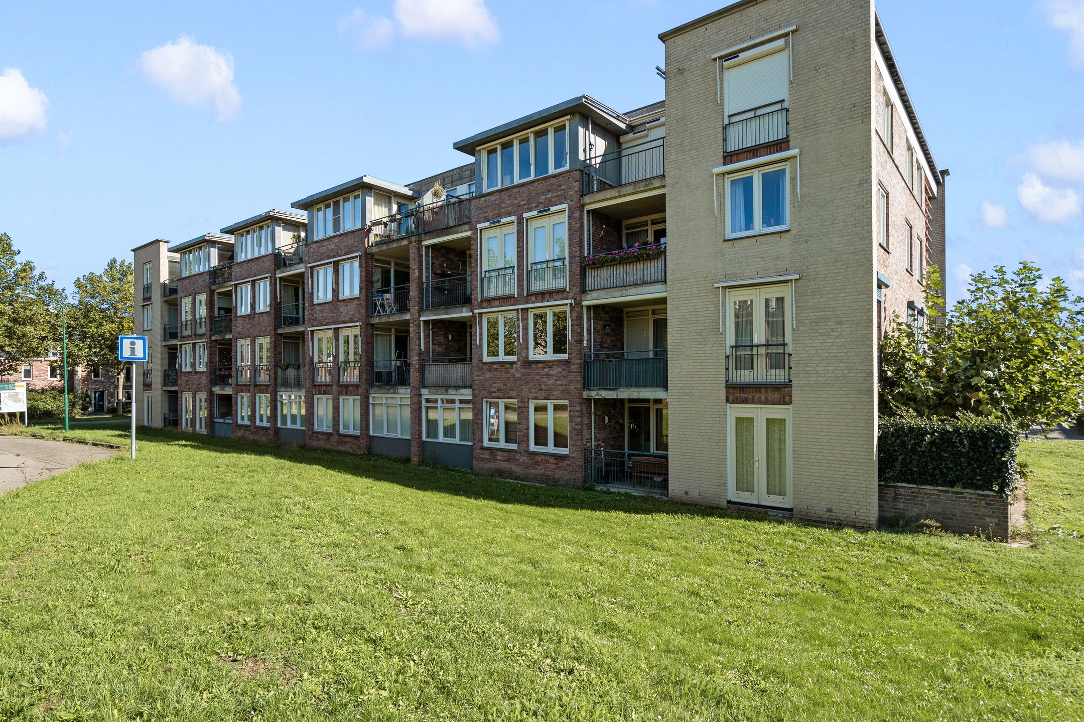 Foto van Gevelsteen 15, Houten