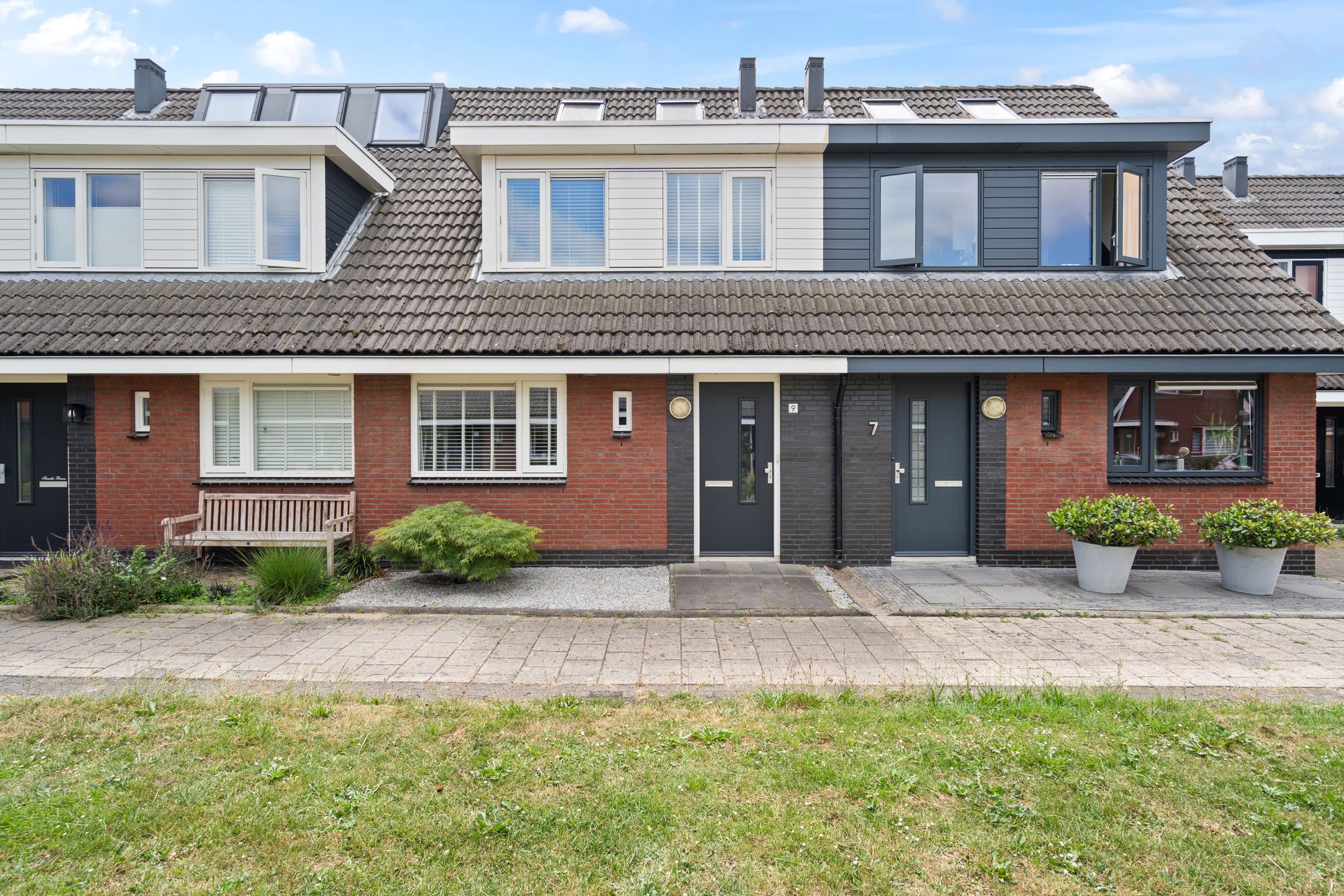 Foto van Fakkelgras 9, Houten