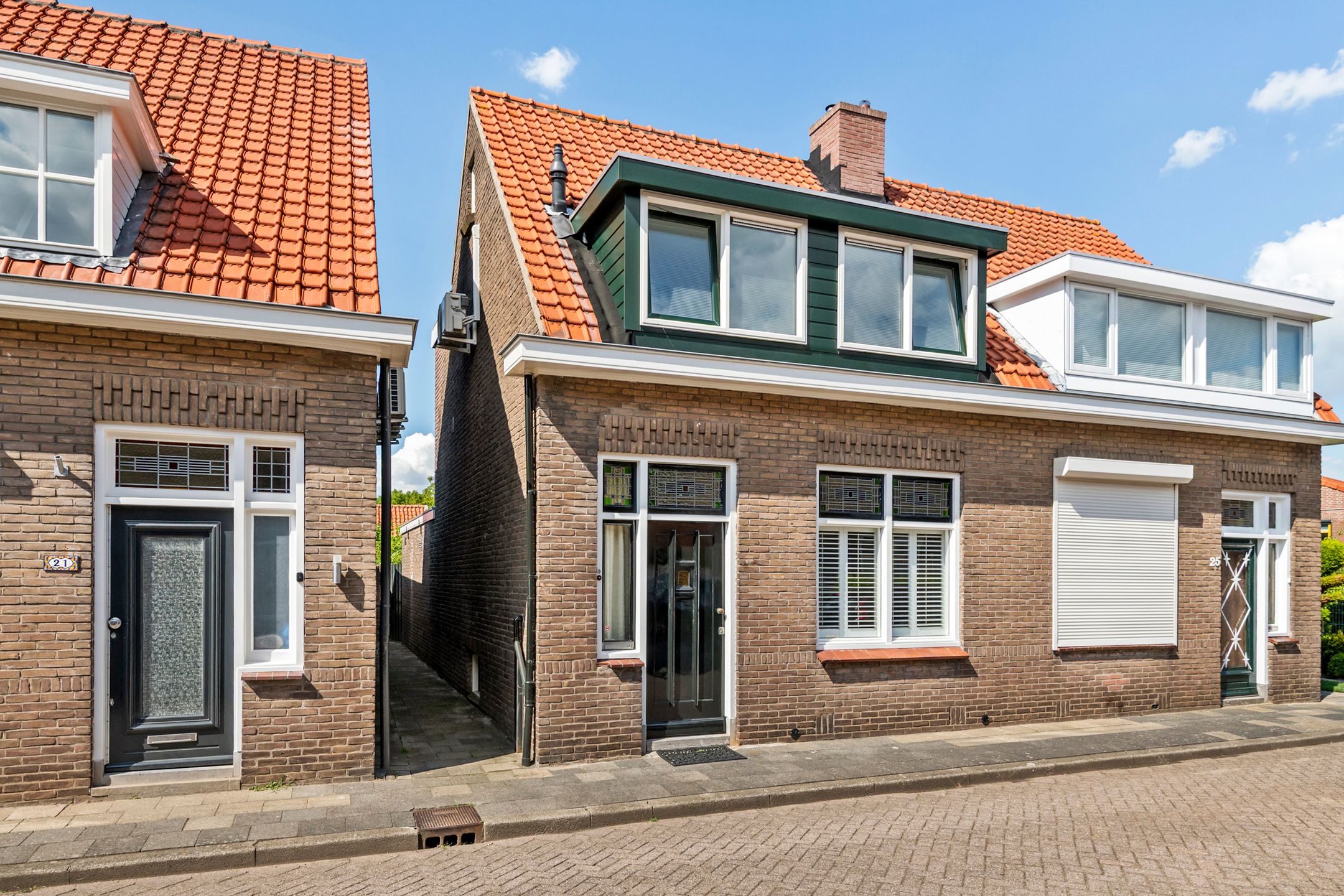 Foto van Dahliastraat 23, Tiel