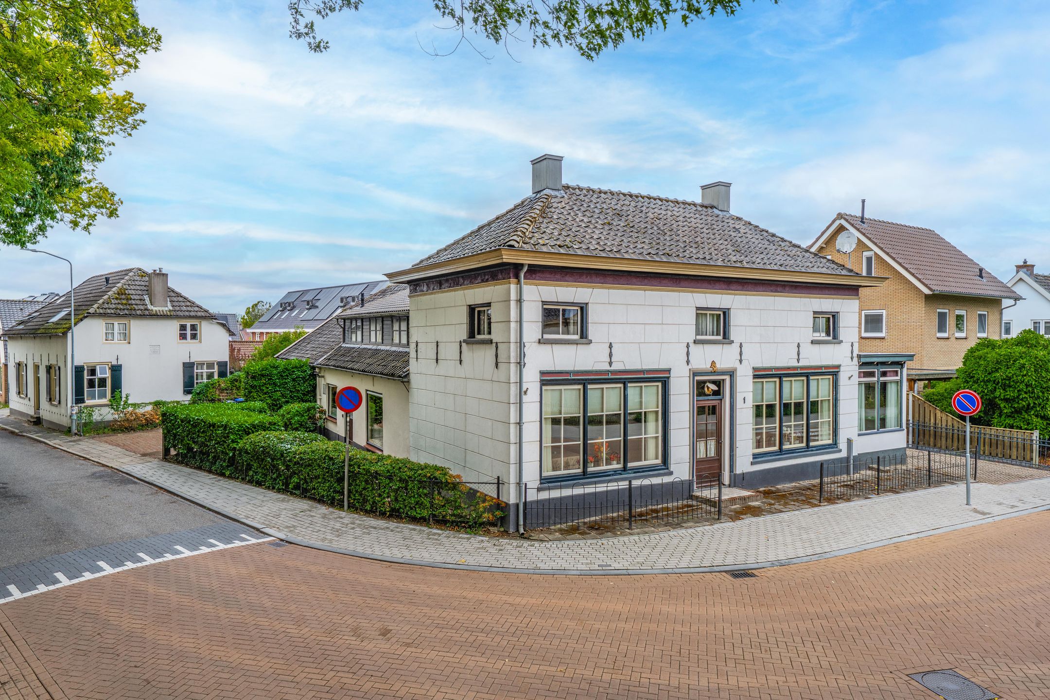 Foto van Dorpsstraat 1, Kerk-Avezaath (Gem. Buren)
