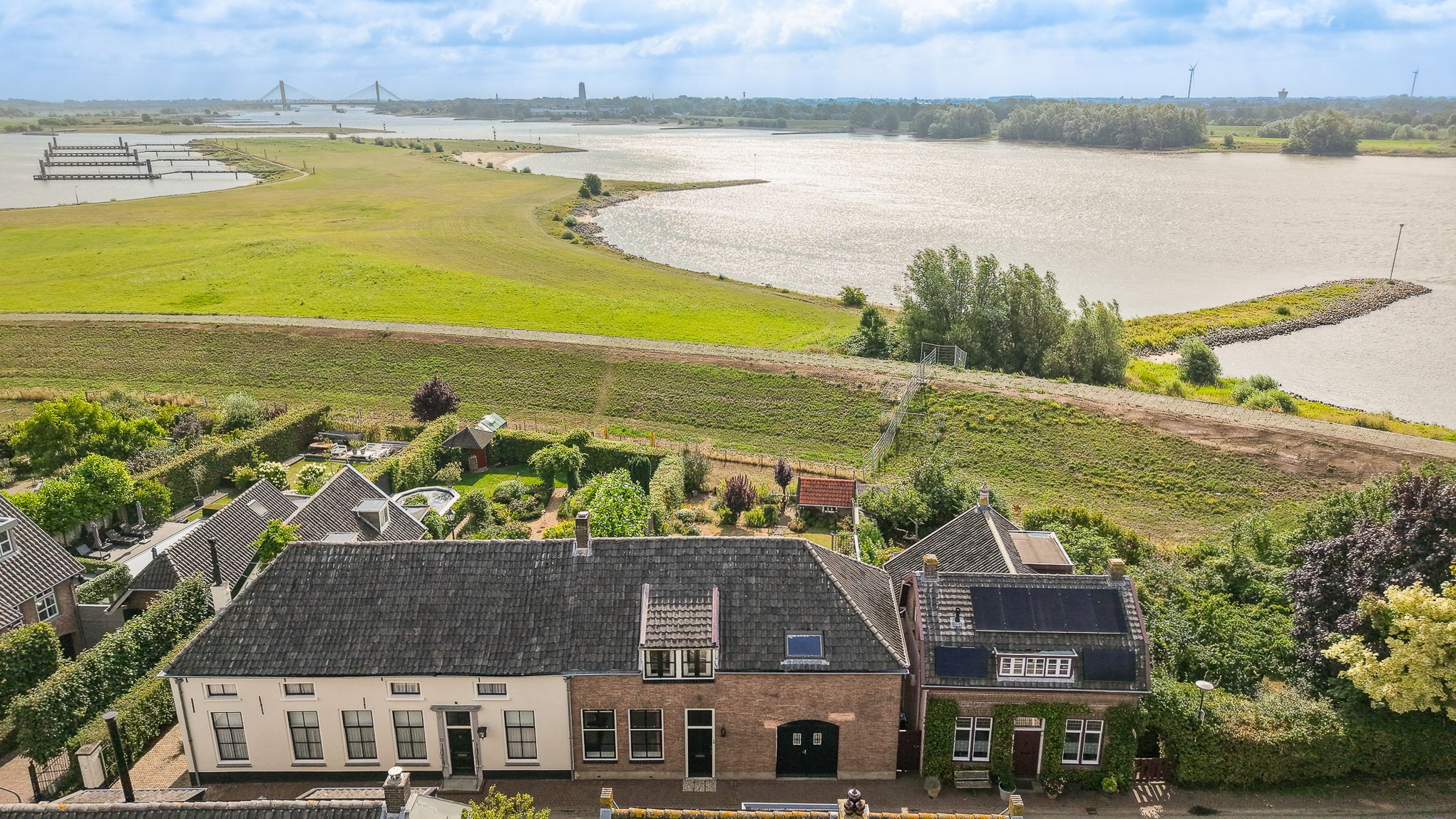 Foto van Waalbandijk 40, Haaften