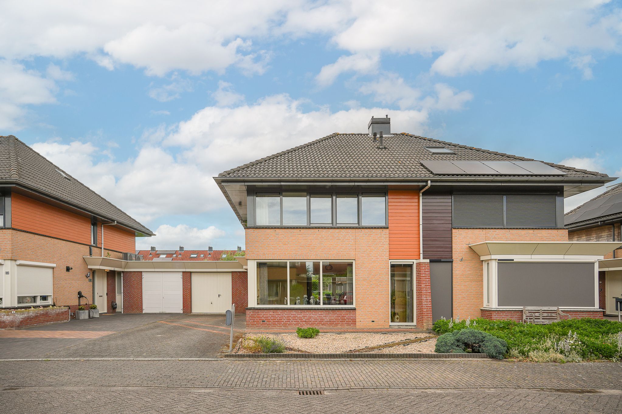 Foto van J.H. L.-van Herwaardenstraat 16, Meteren