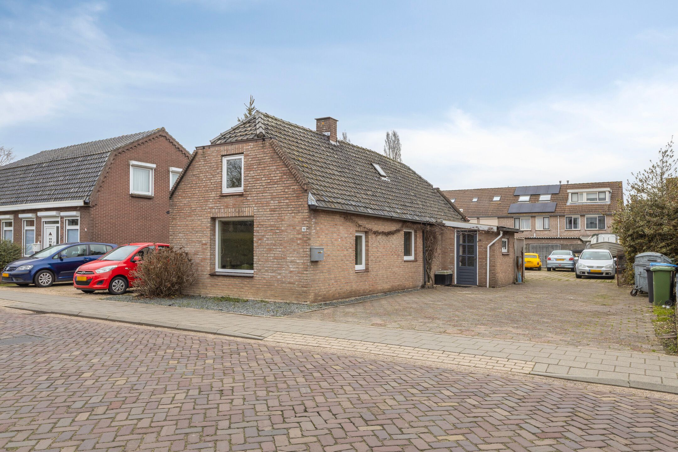 Foto van Polstraat 16, Wijk en Aalburg