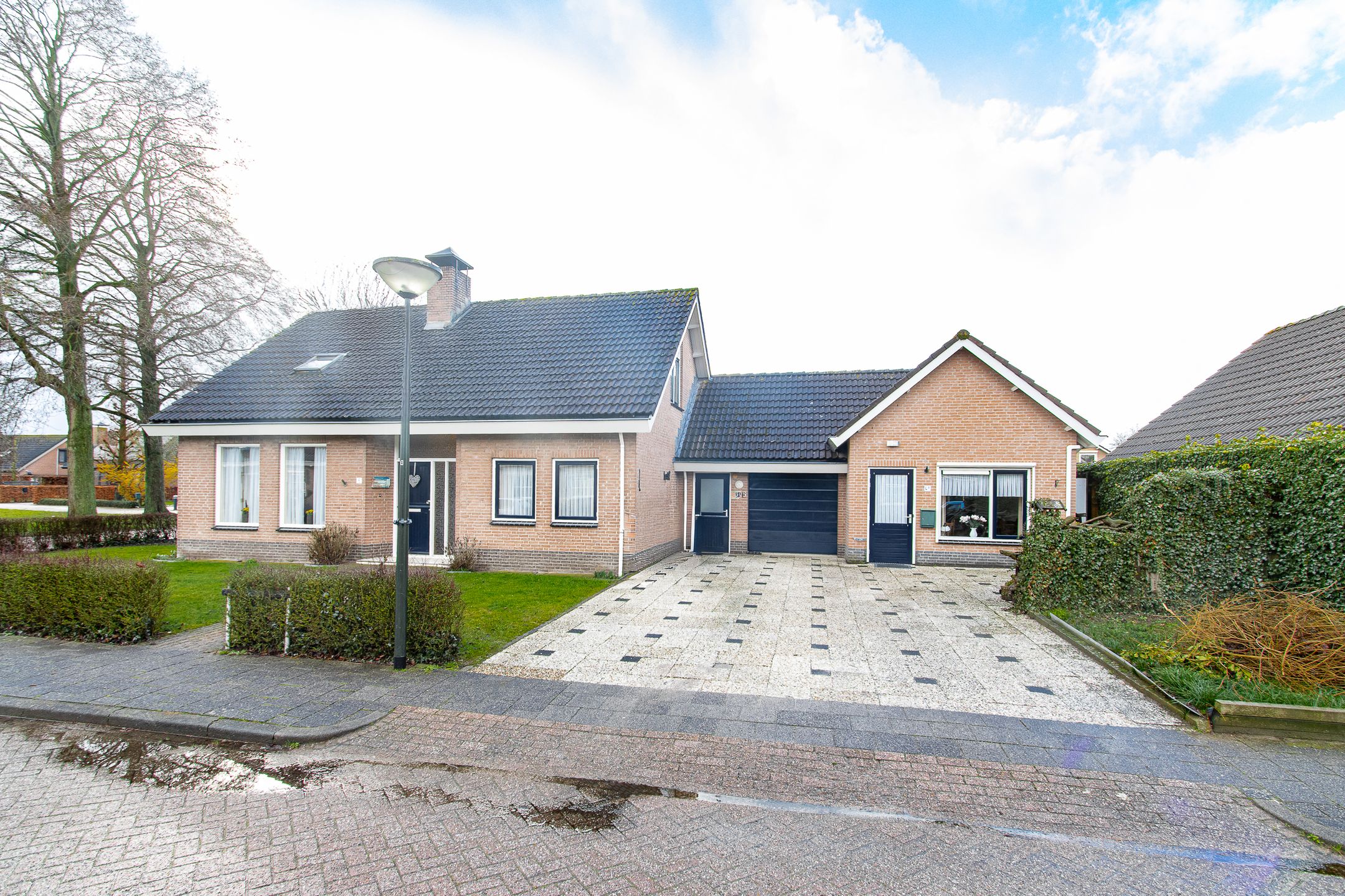 Foto van Violierstraat 6, Wijk en Aalburg