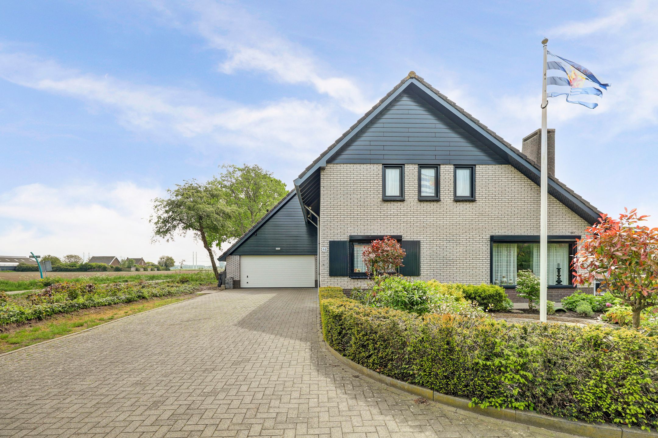 Foto van Deken Tomaslaan 46, 's-Heerenhoek