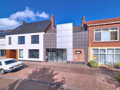 Foto van Dorpsplein 29, Schoondijke