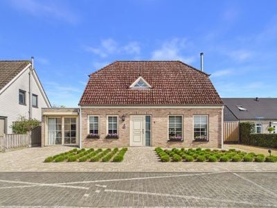 Foto van Julianapark 9, Sas van Gent
