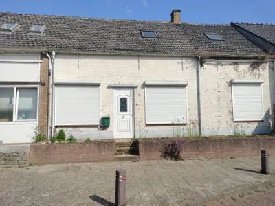 Foto van Dorpsplein 11, Graauw