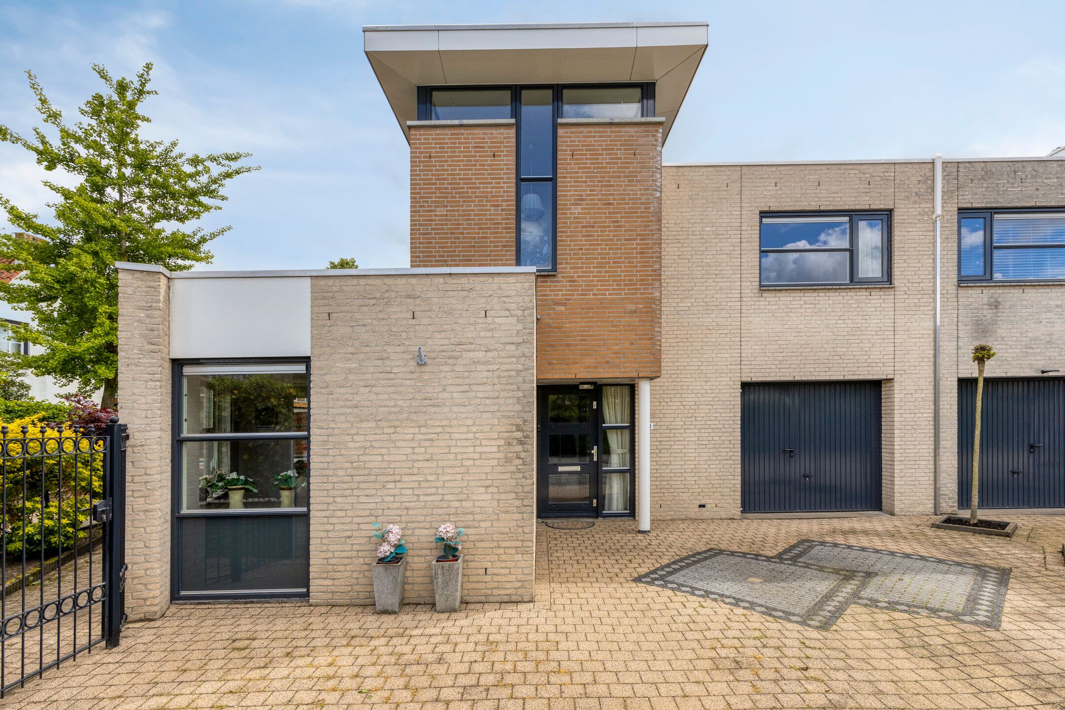 Foto van Van Leeuwenhoeklaan 11, Roosendaal