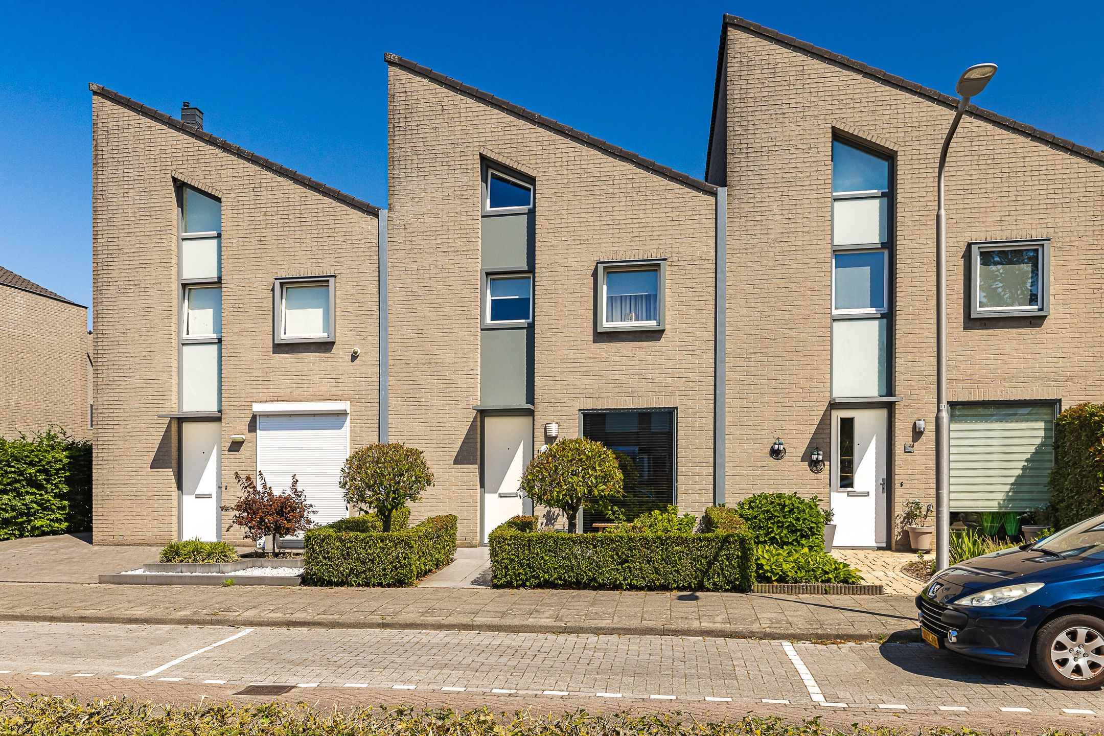 Foto van Burgemeester de Weertstraat 16, Rucphen