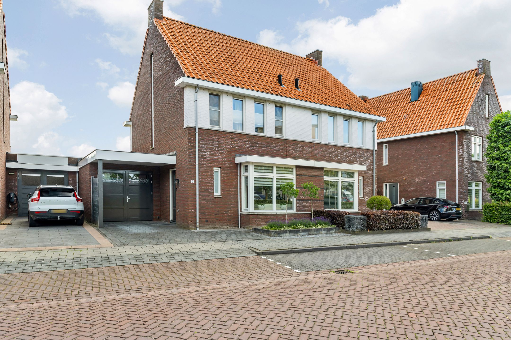 Foto van Pioenroos 6, Hoeven
