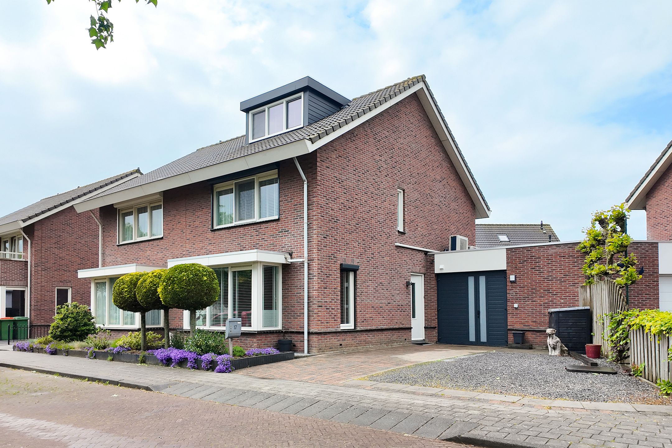 Foto van Vuurvlinder 17, Standdaarbuiten