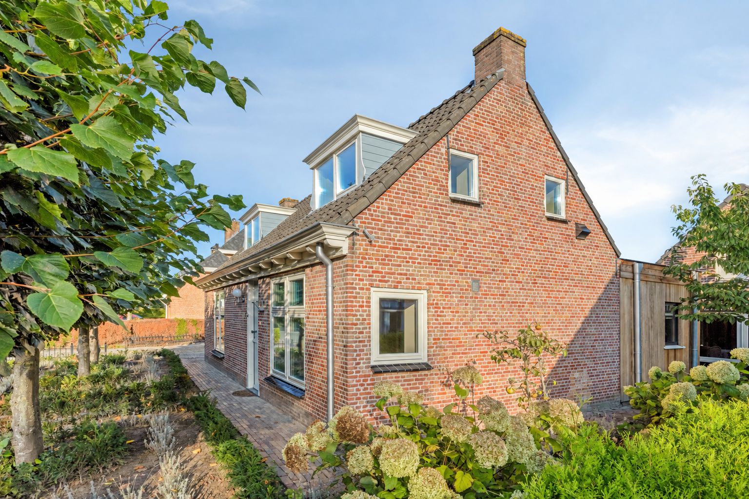 Foto van Meester Bierensweg 27, Prinsenbeek