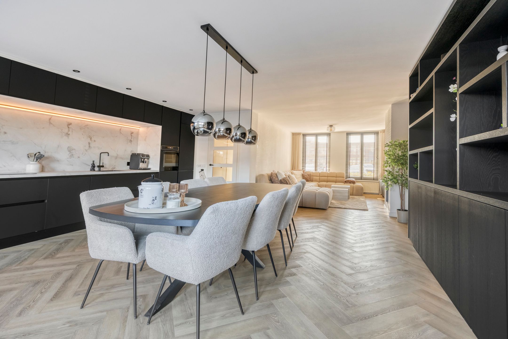Foto van Van Bergenplein 11, Etten-Leur