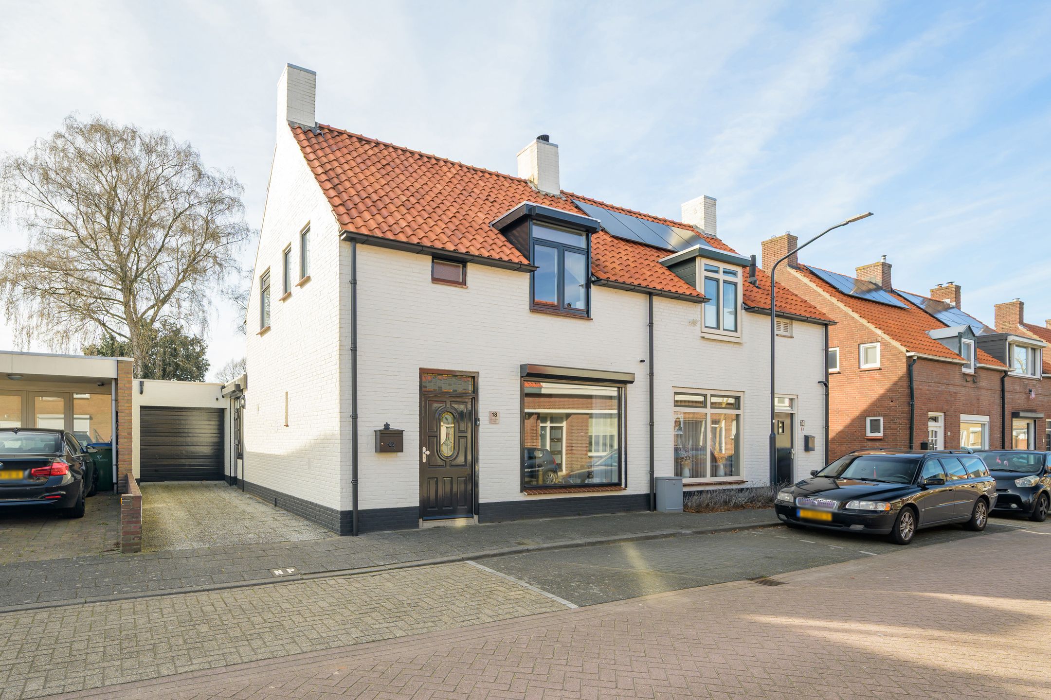 Foto van Middenlaan 18, Oosterhout (NB)