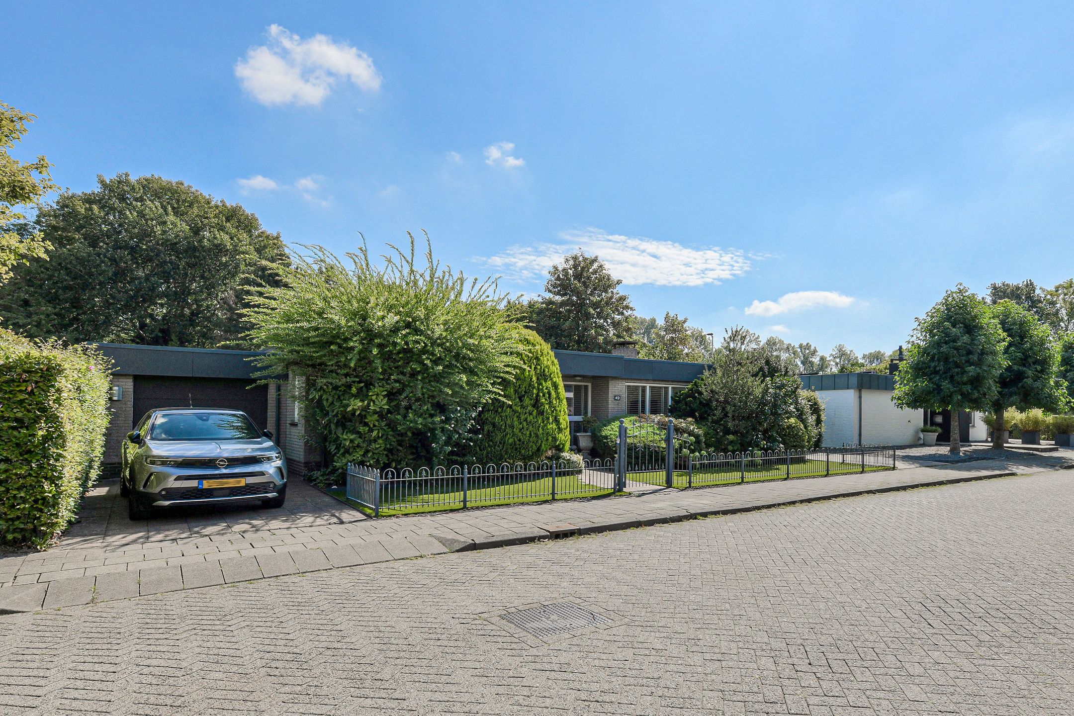 Foto van Vincent van Goghlaan 49, Oosterhout (NB)