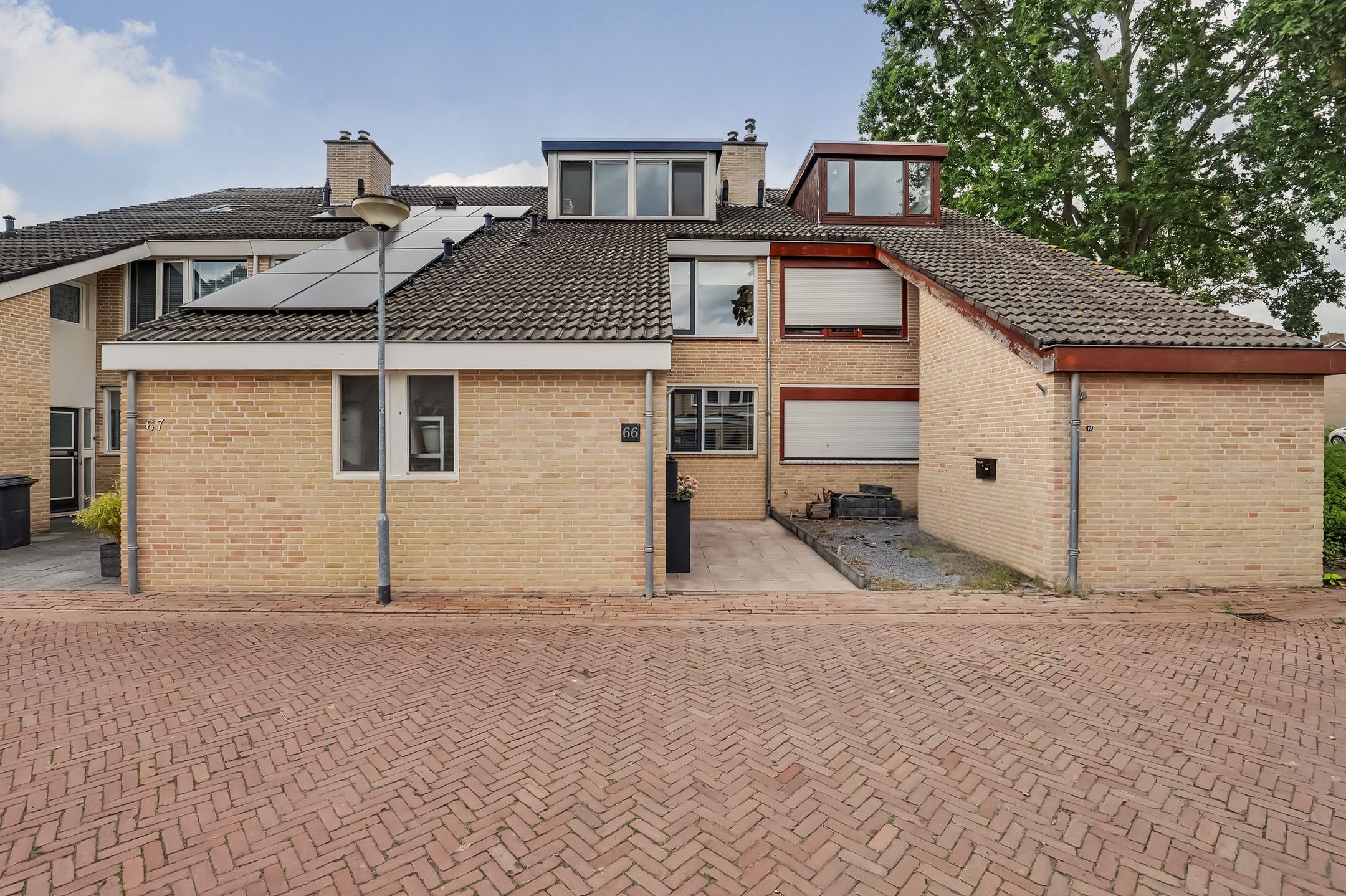 Foto van Lijsterhof 66, Made