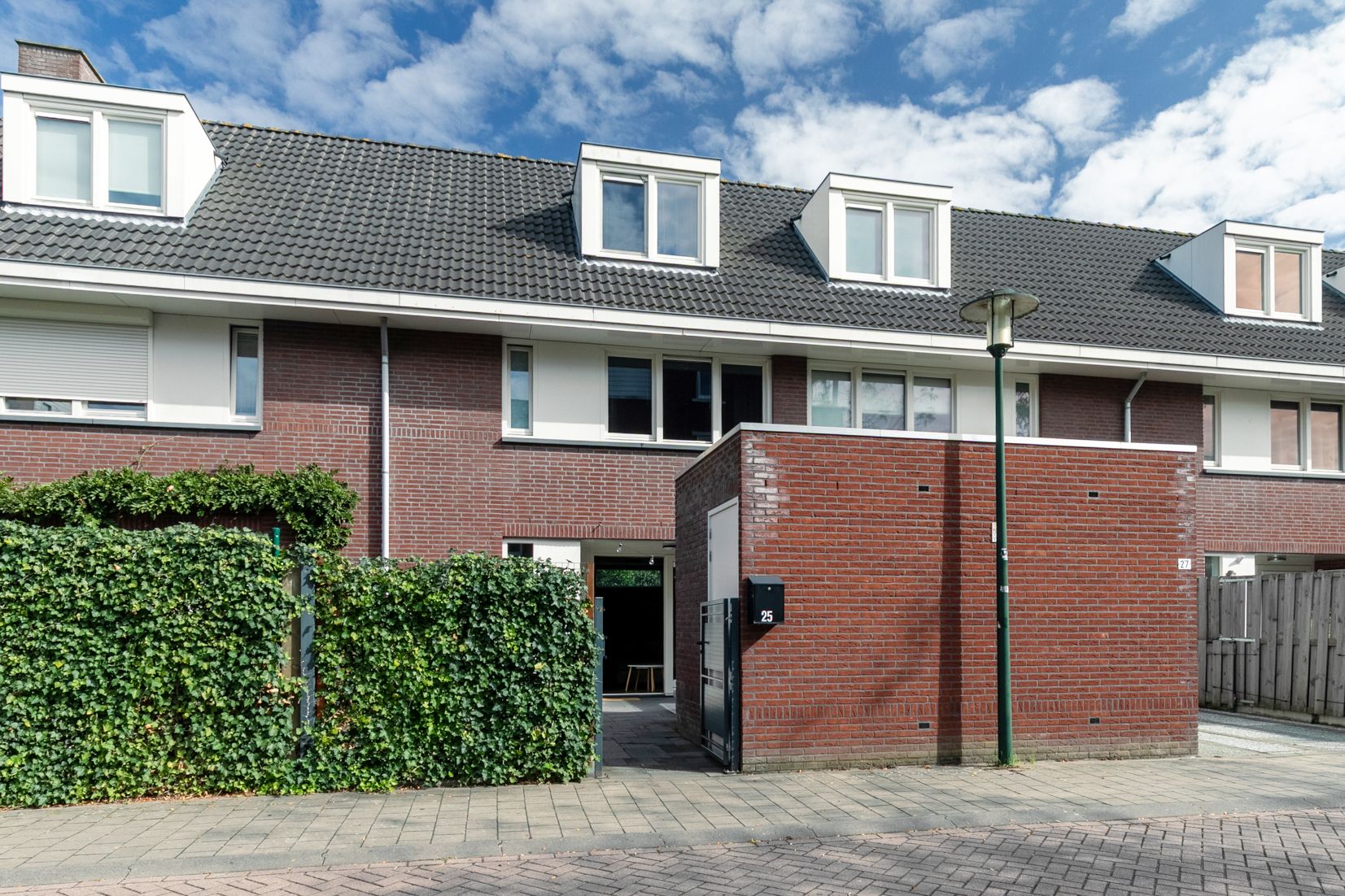 Foto van Zeldenrustlaan 25, Raamsdonksveer