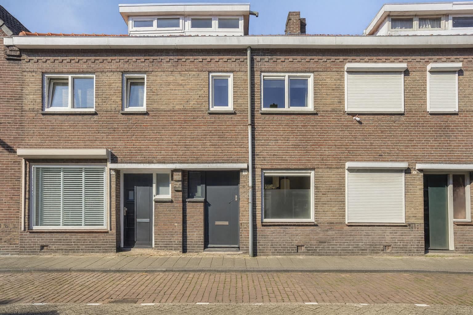 Foto van Van Alkemadestraat 11, Tilburg