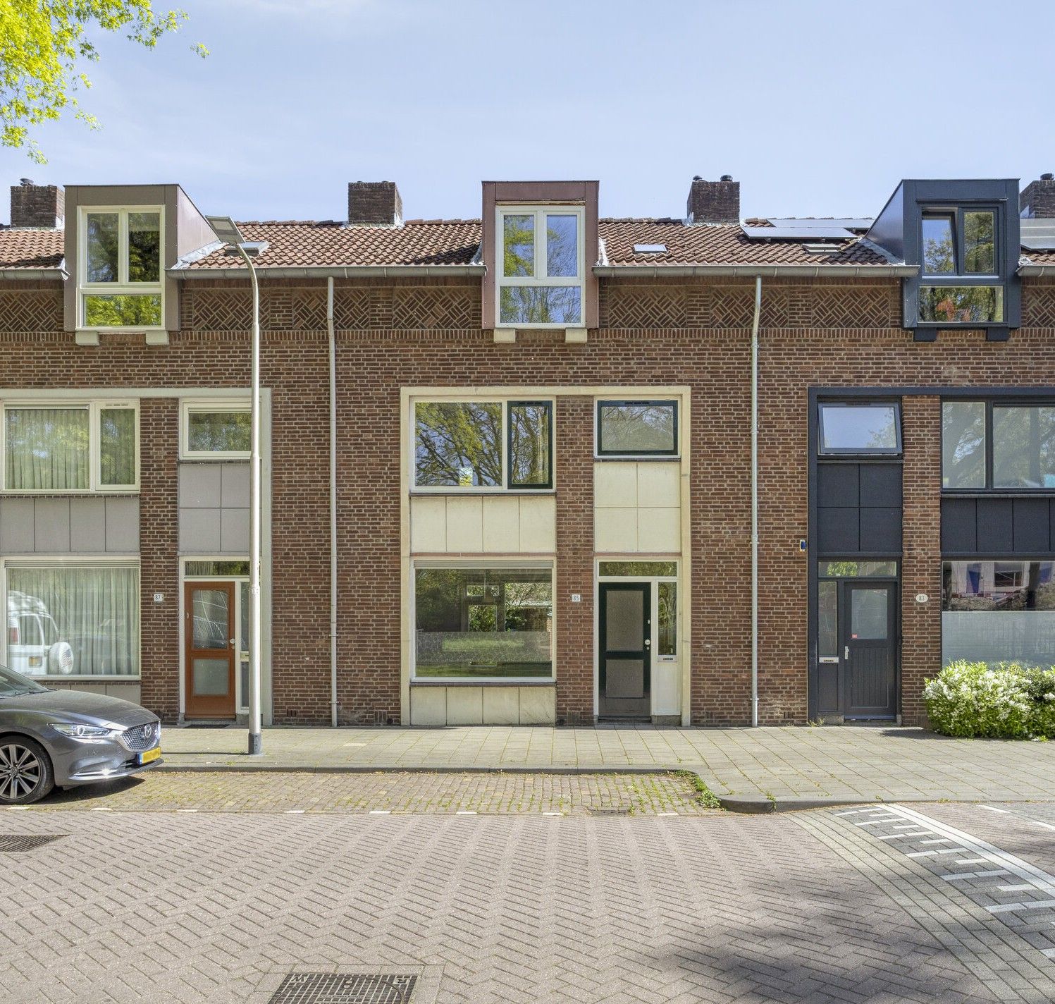 Foto van Van Limburg Stirumlaan 85, Tilburg