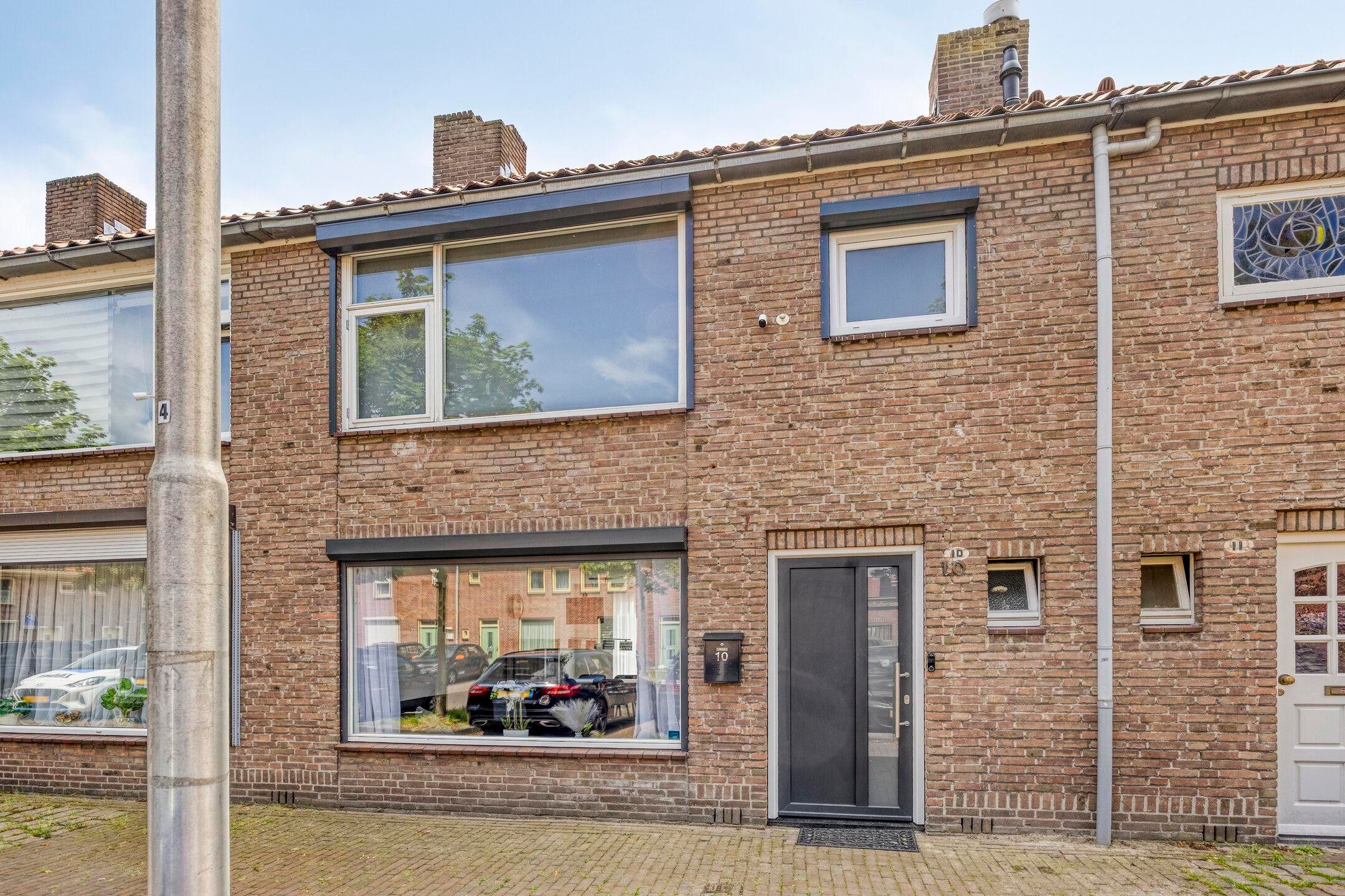 Foto van Antillenplein 10, Tilburg