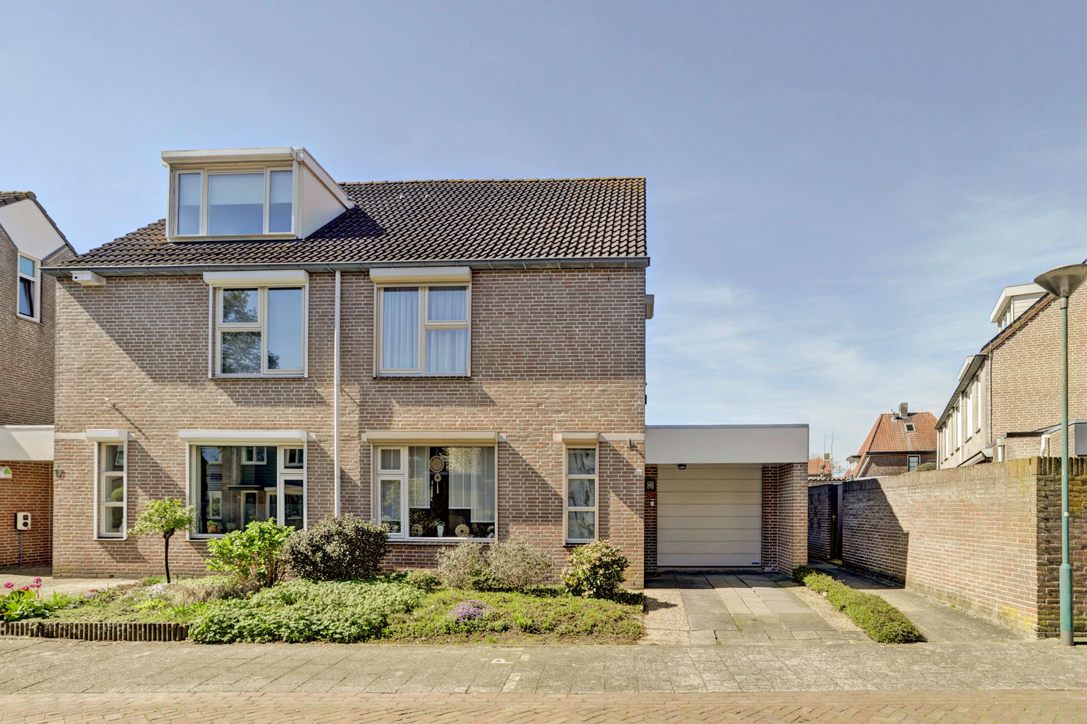 Foto van Jeroen Boschstraat 19, Rijen