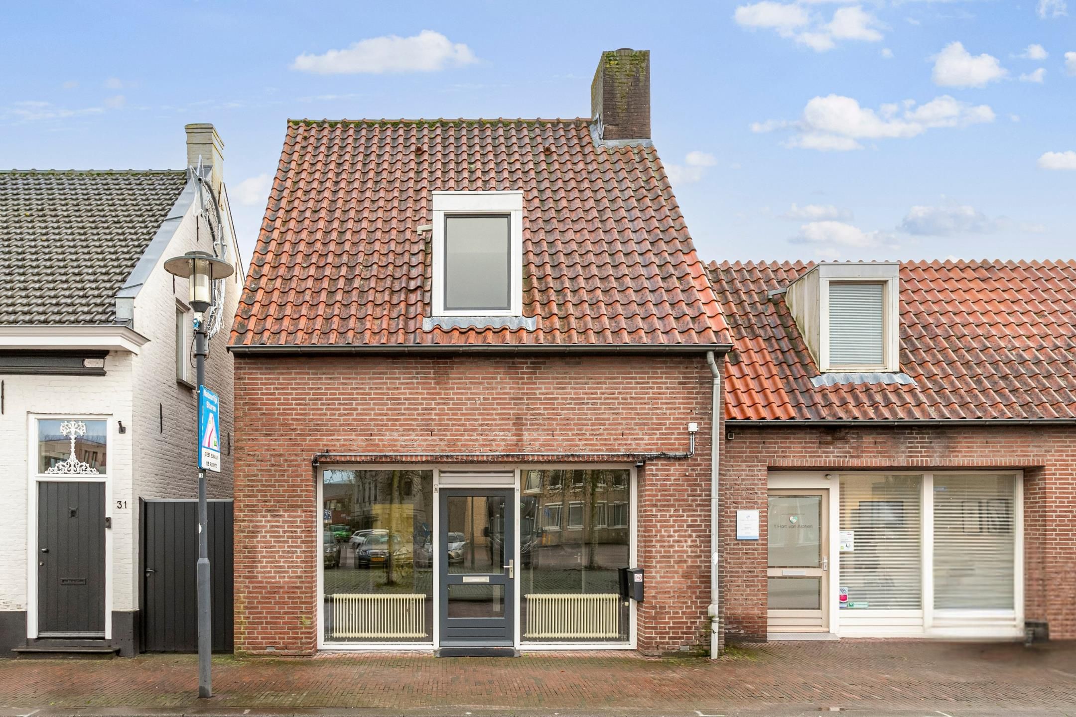Foto van Raadhuisstraat 33, Alphen (NB)