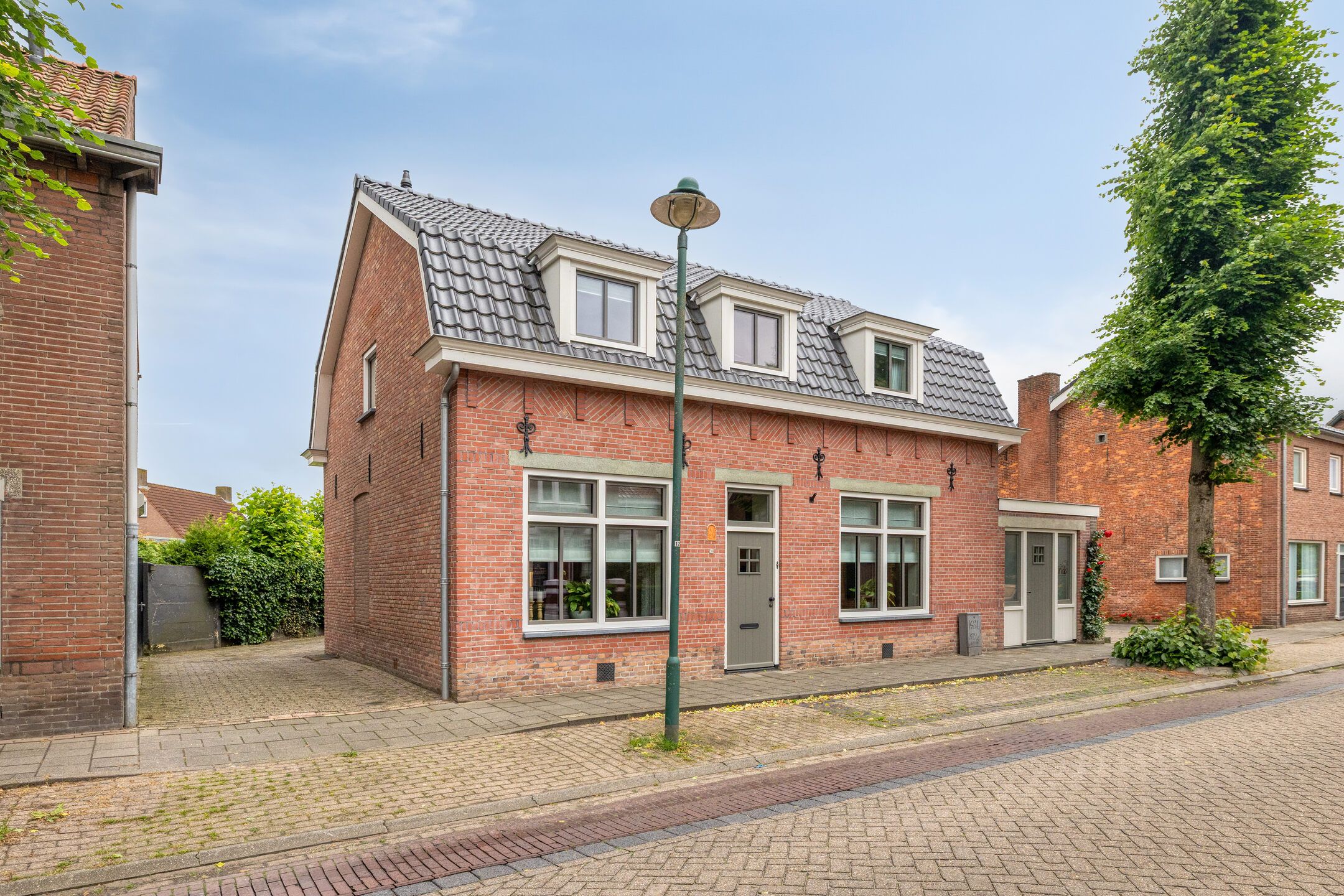 Foto van Stationstraat 30, Alphen (NB)