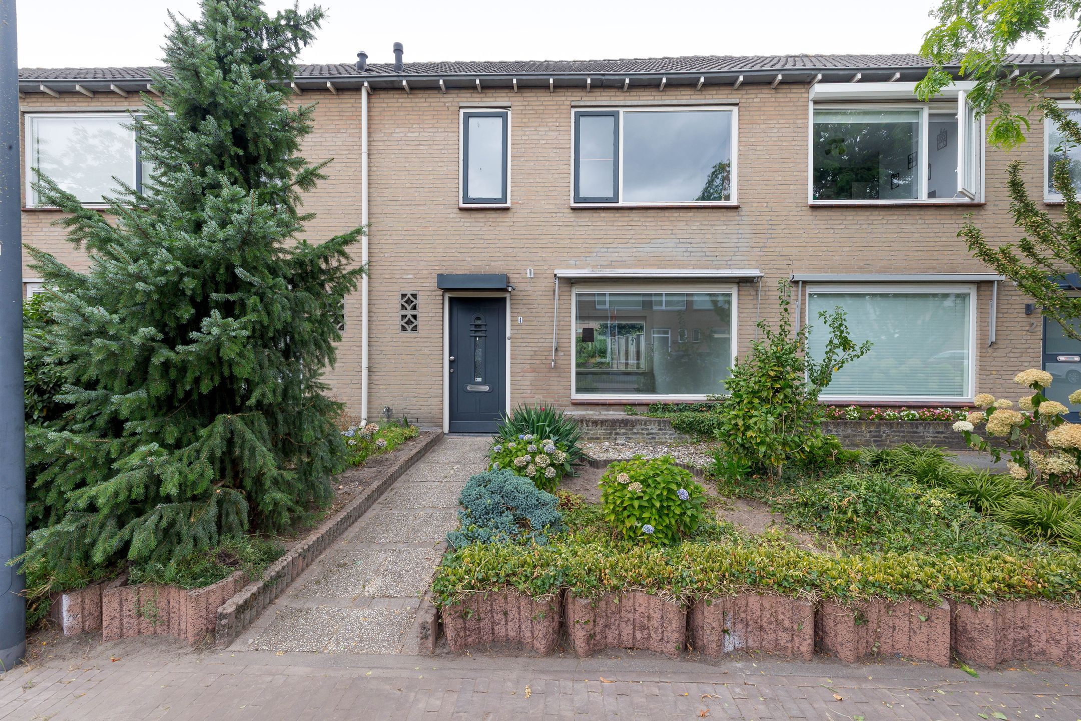 Foto van Debussystraat 4, Waalwijk