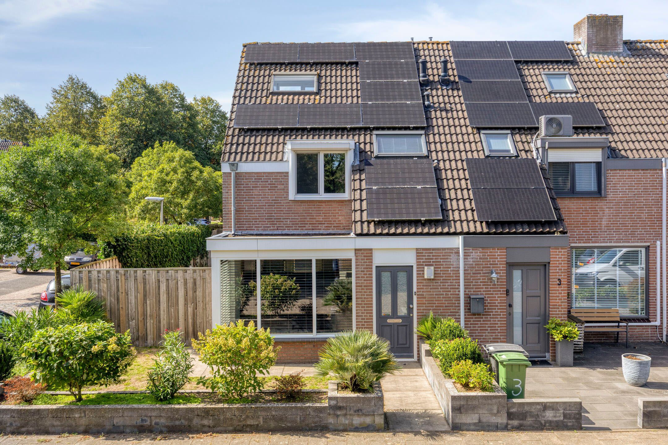 Foto van Van Limburg Stirumlaan 1, Vlijmen