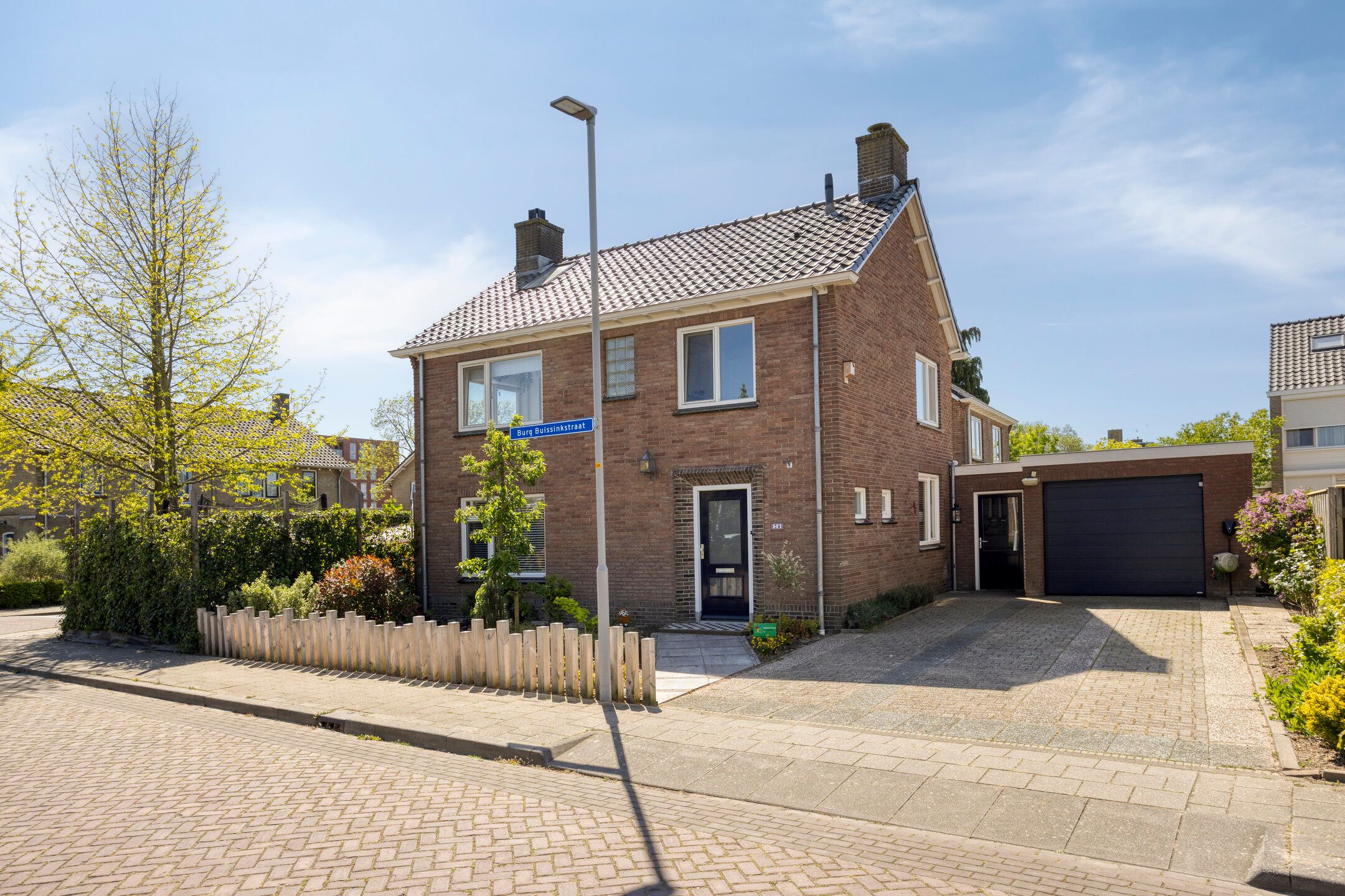 Foto van Burg Buissinkstraat 24, Zaltbommel