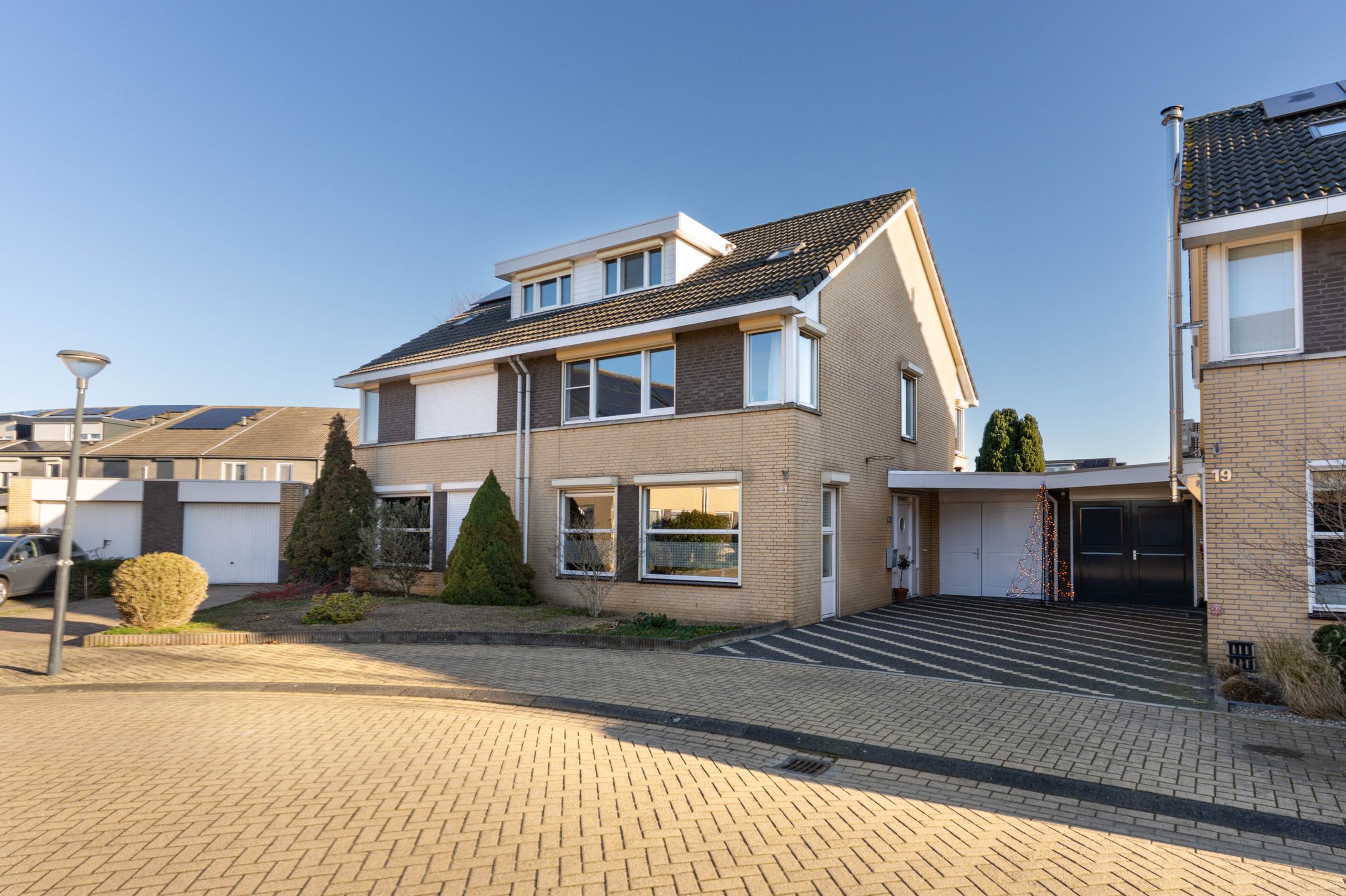 Foto van Vuurijzer 21, Uden