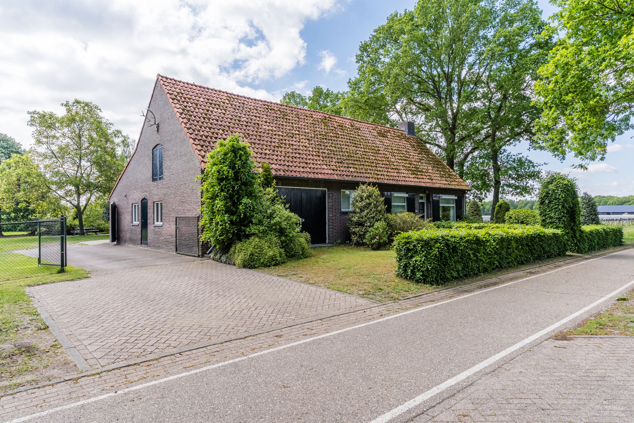 Foto van Peeldijk 49, Handel