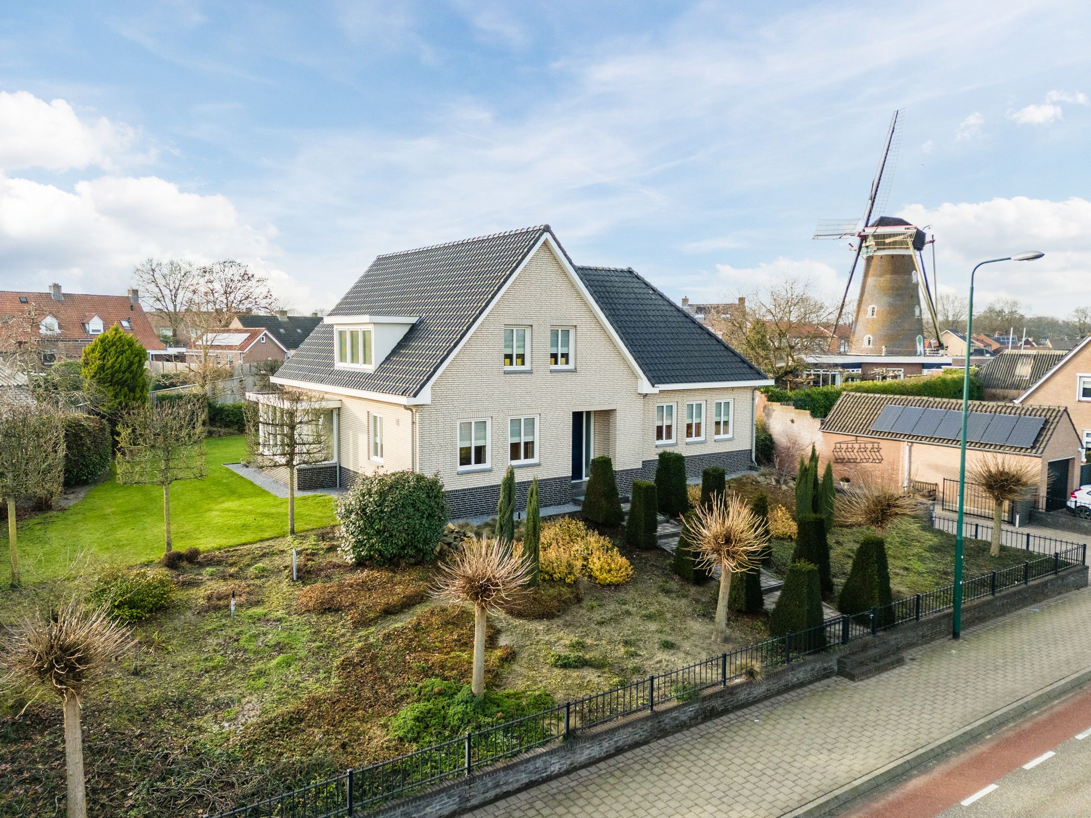 Foto van Karstraat 21, Mill