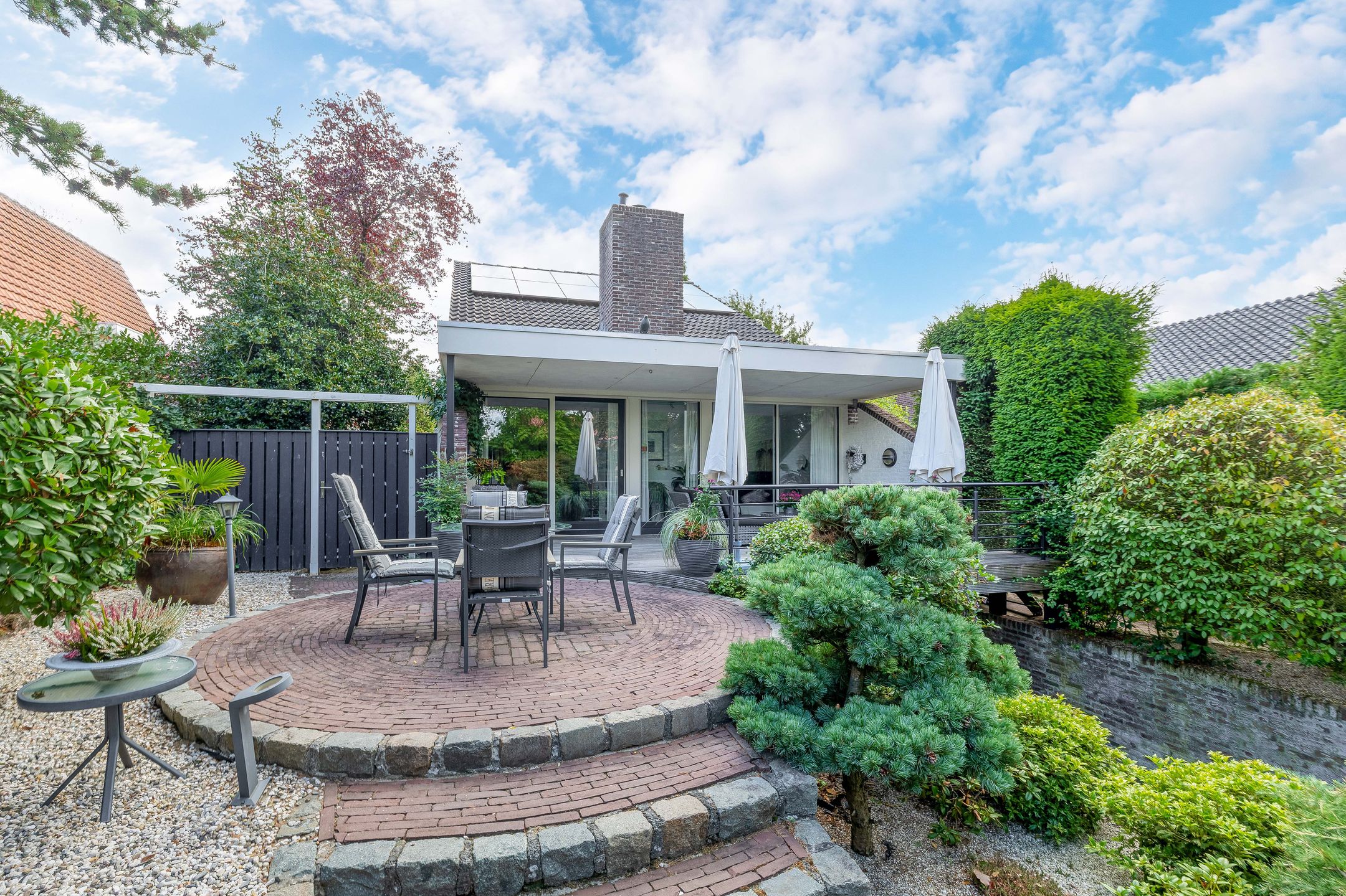 Foto van Rijksweg 142A, Velden