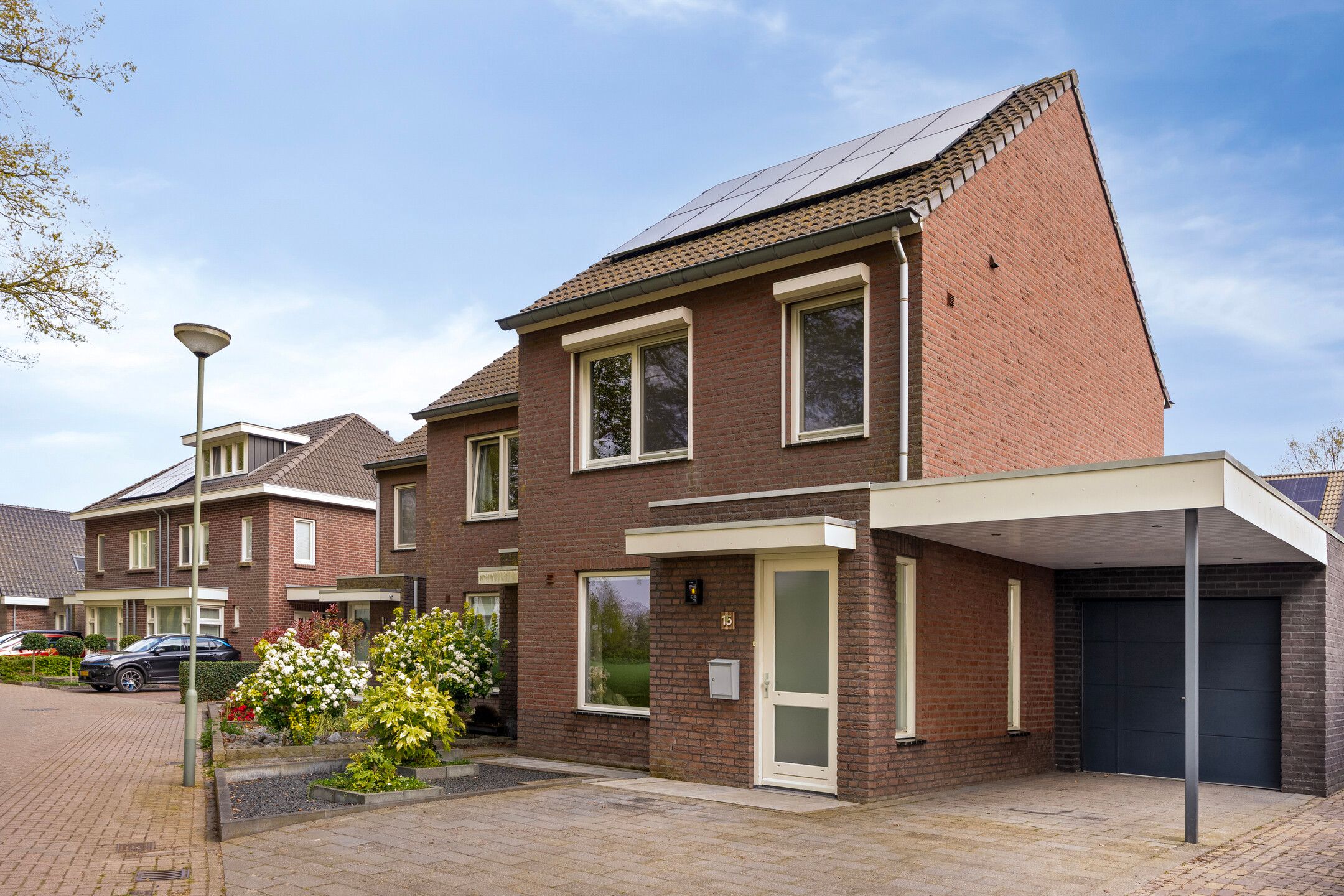 Foto van Elzenhof 15, Grashoek